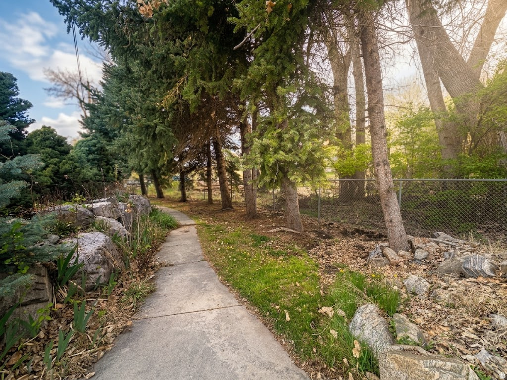 main property photo 50
