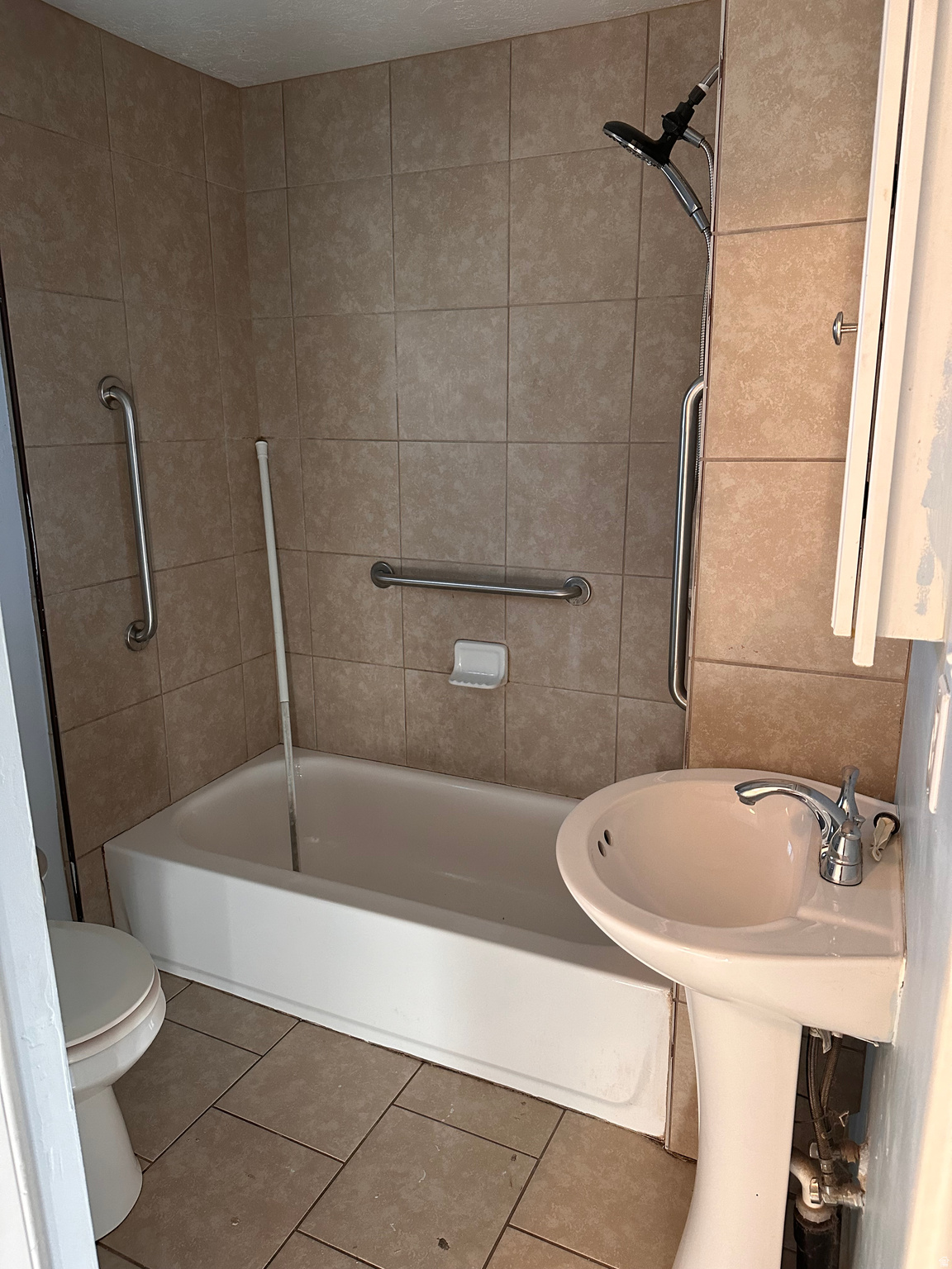 main property photo 11