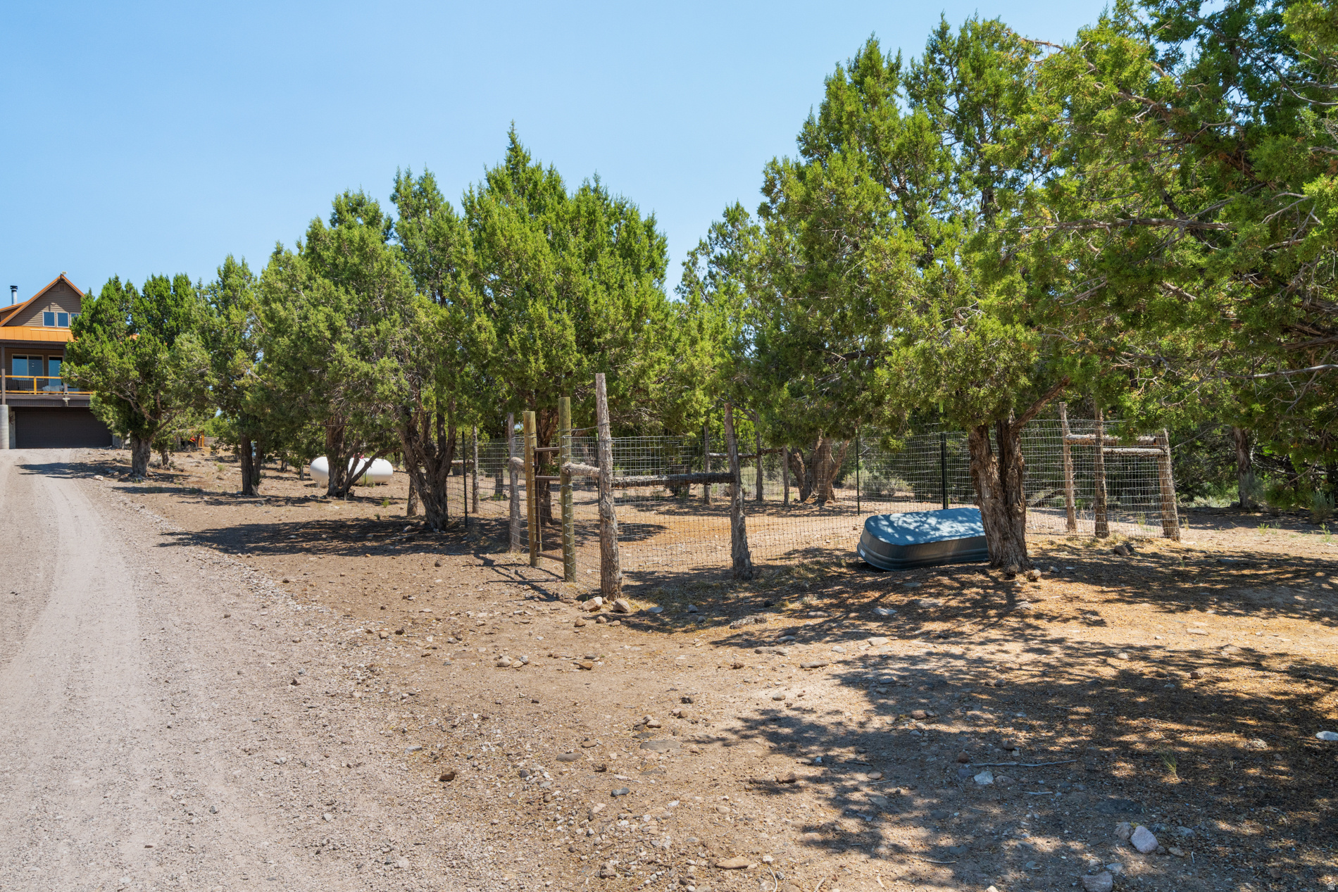 main property photo 50