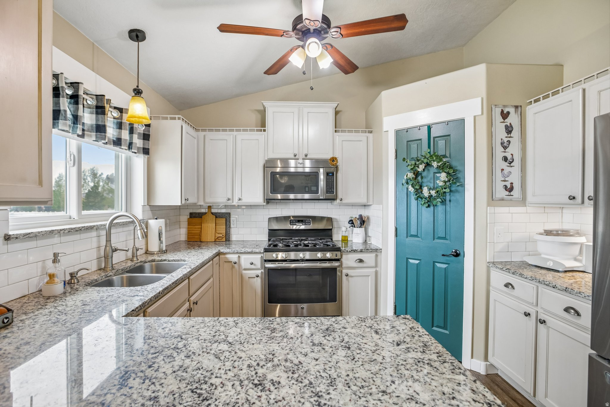 main property photo 9