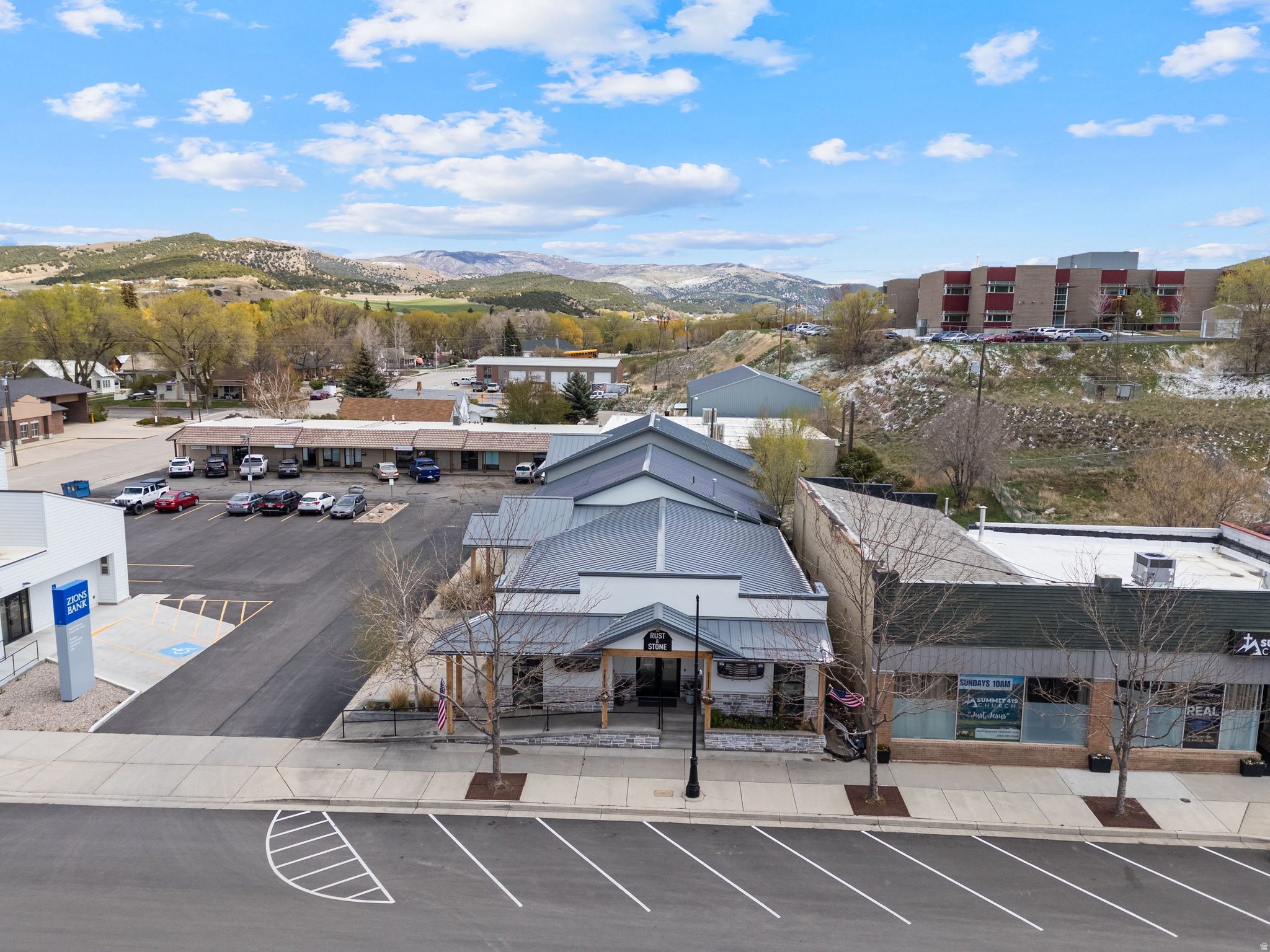main property photo 30