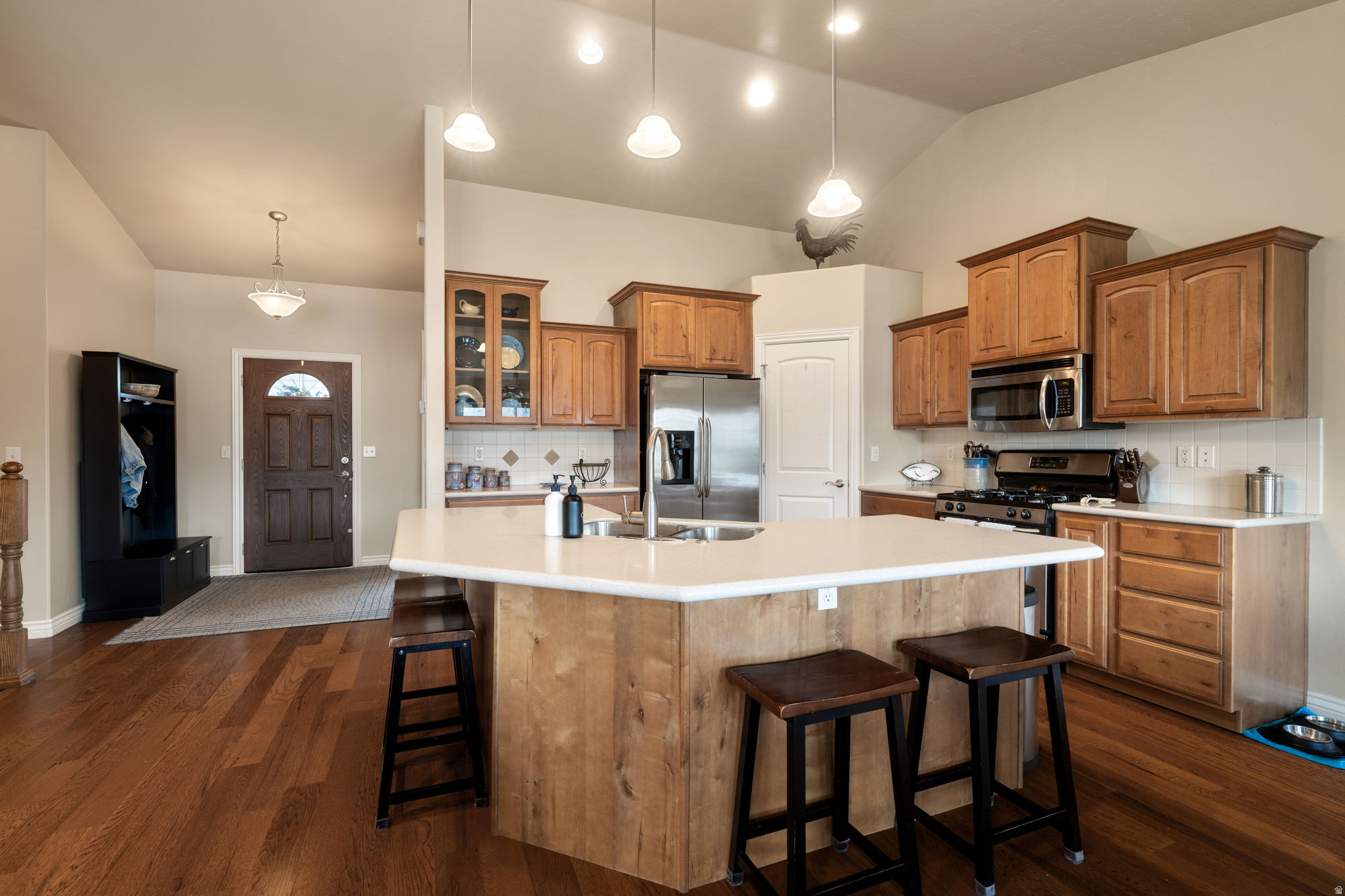 main property photo 10