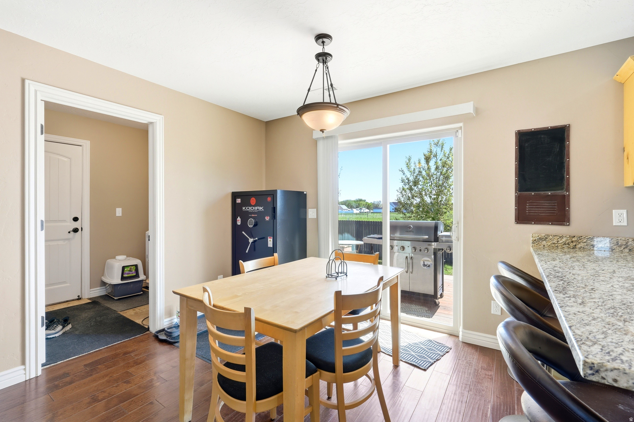main property photo 6