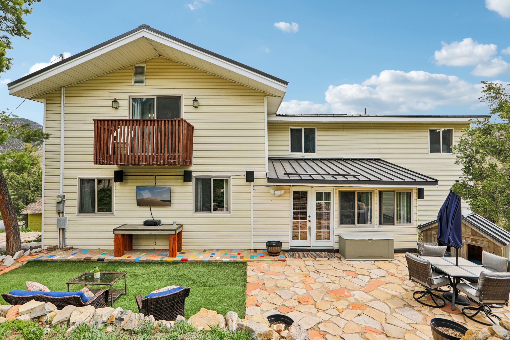 main property photo 40