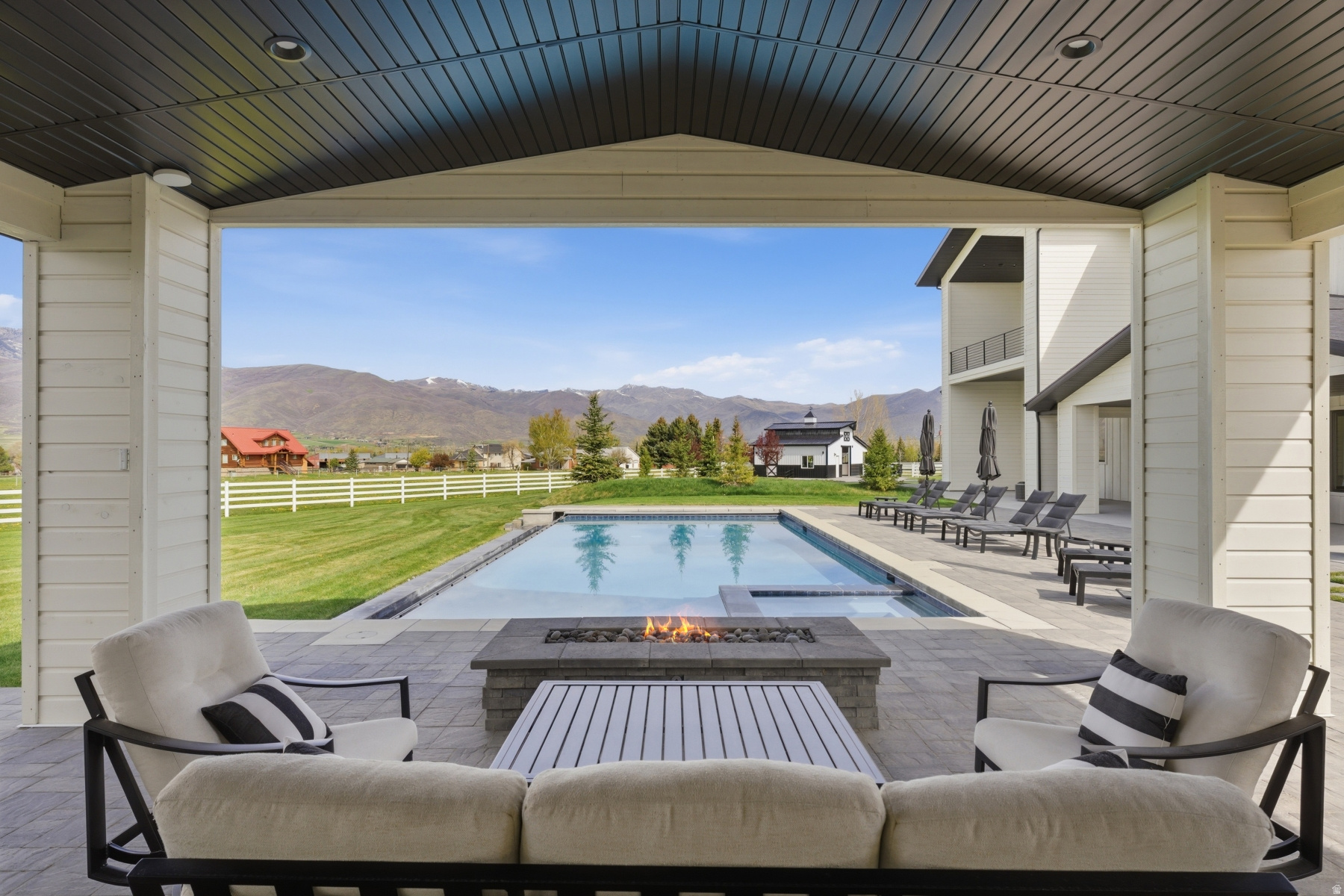 main property photo 43