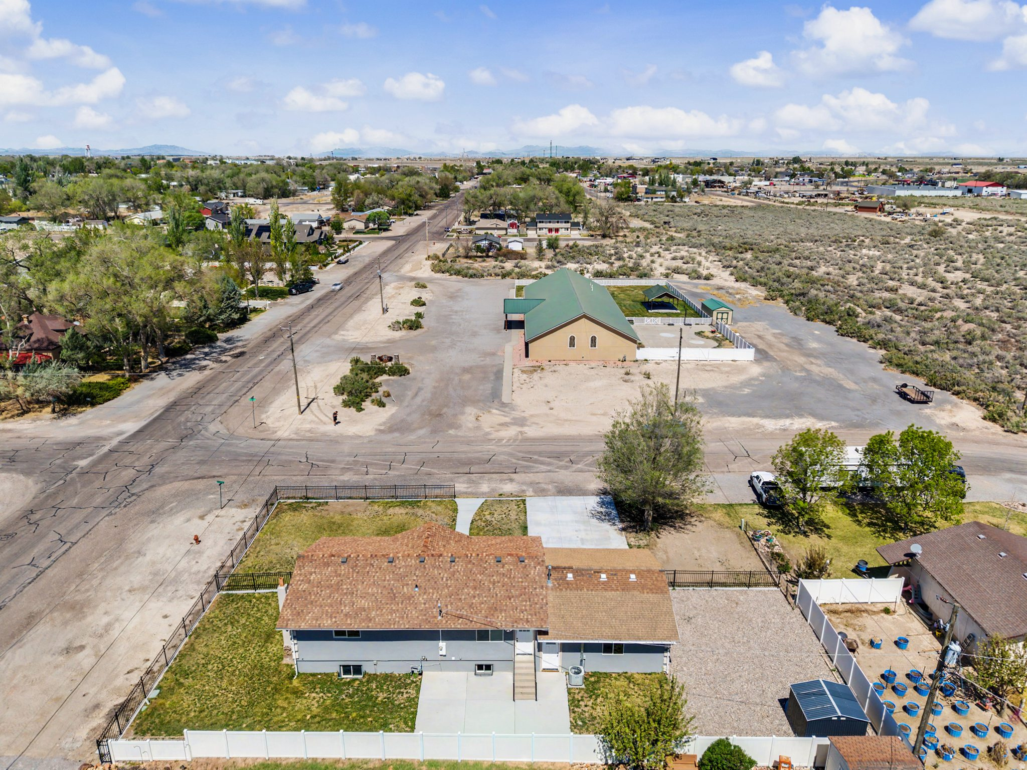 main property photo 23