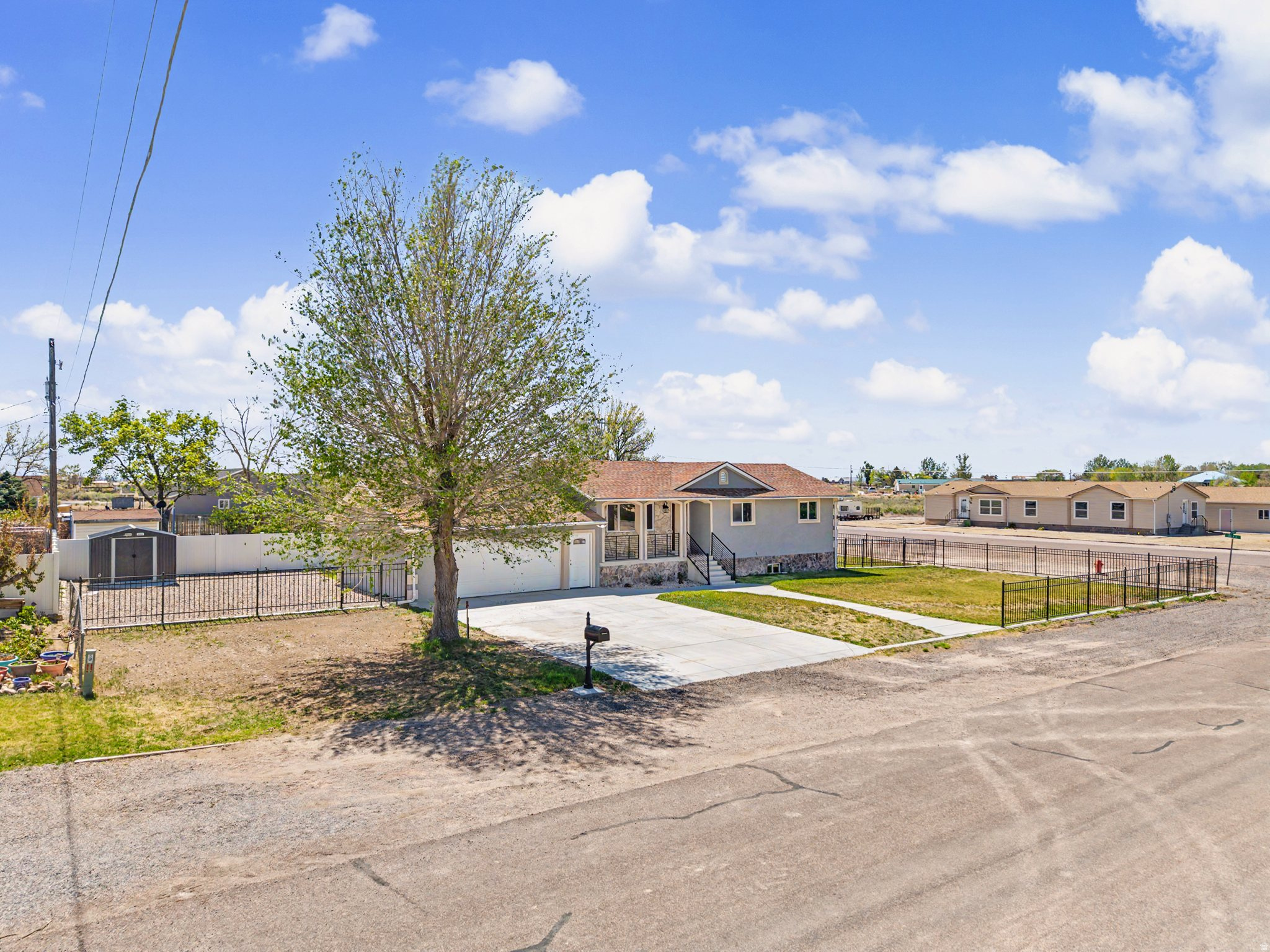 main property photo 25