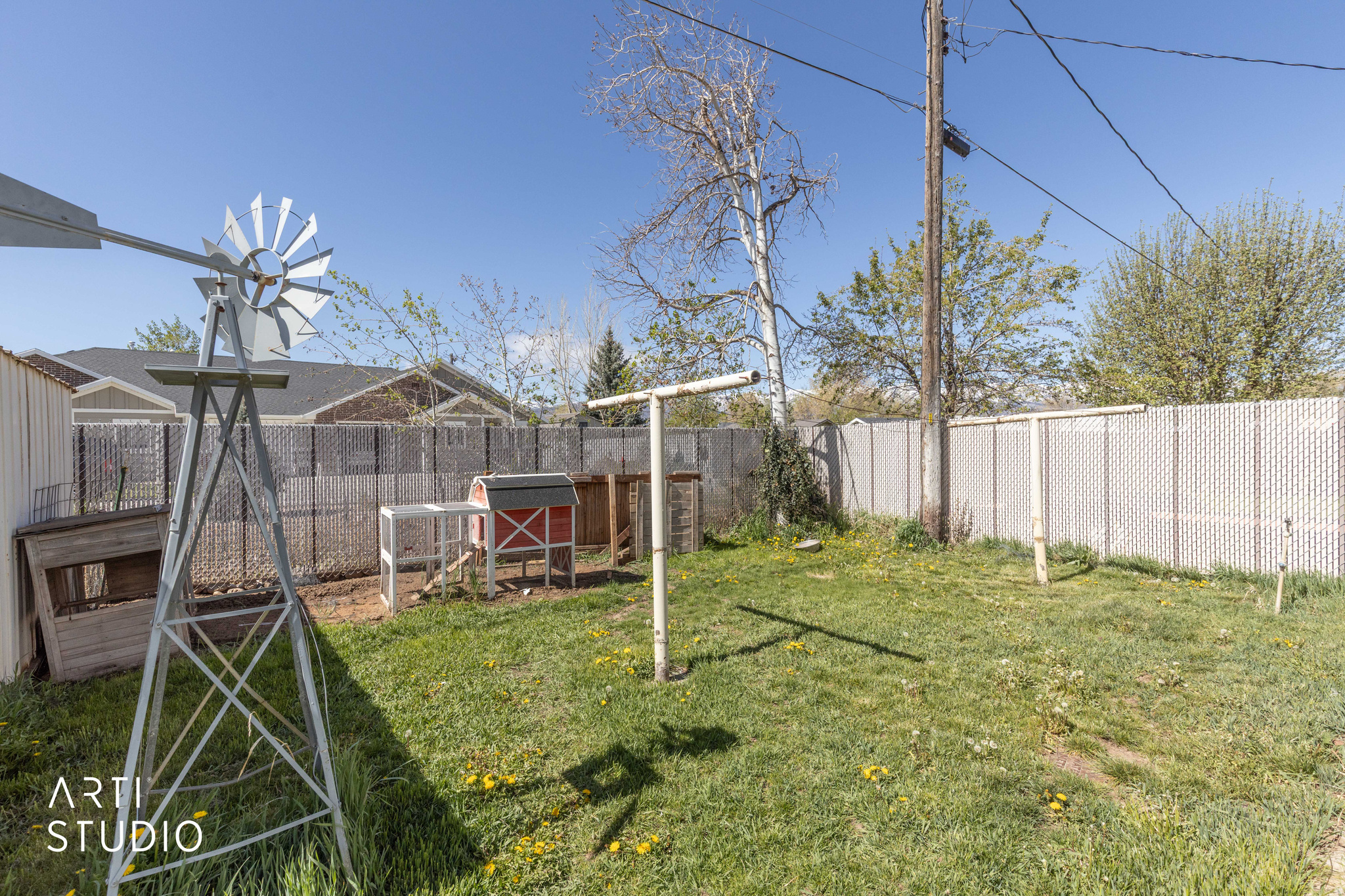 main property photo 40