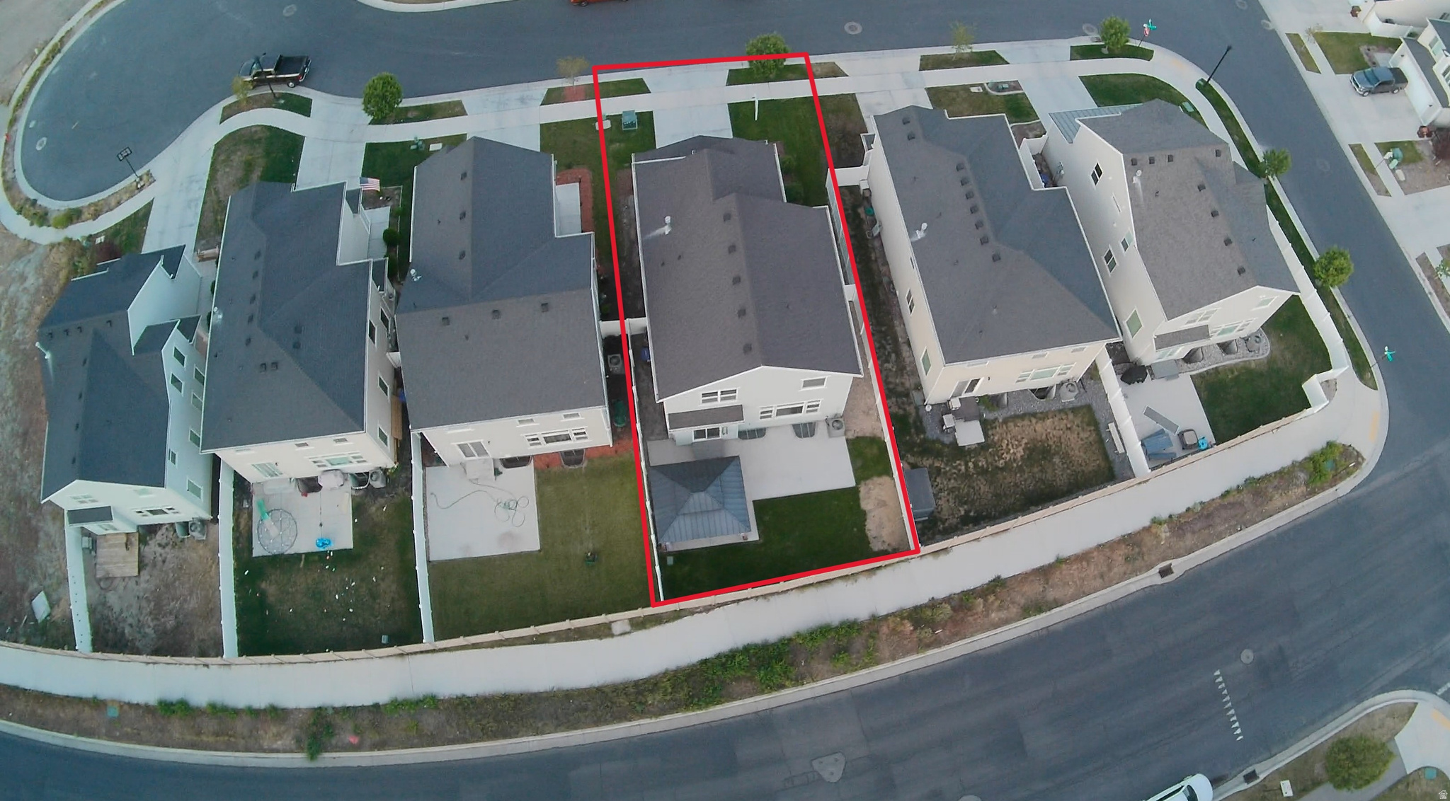 main property photo 32