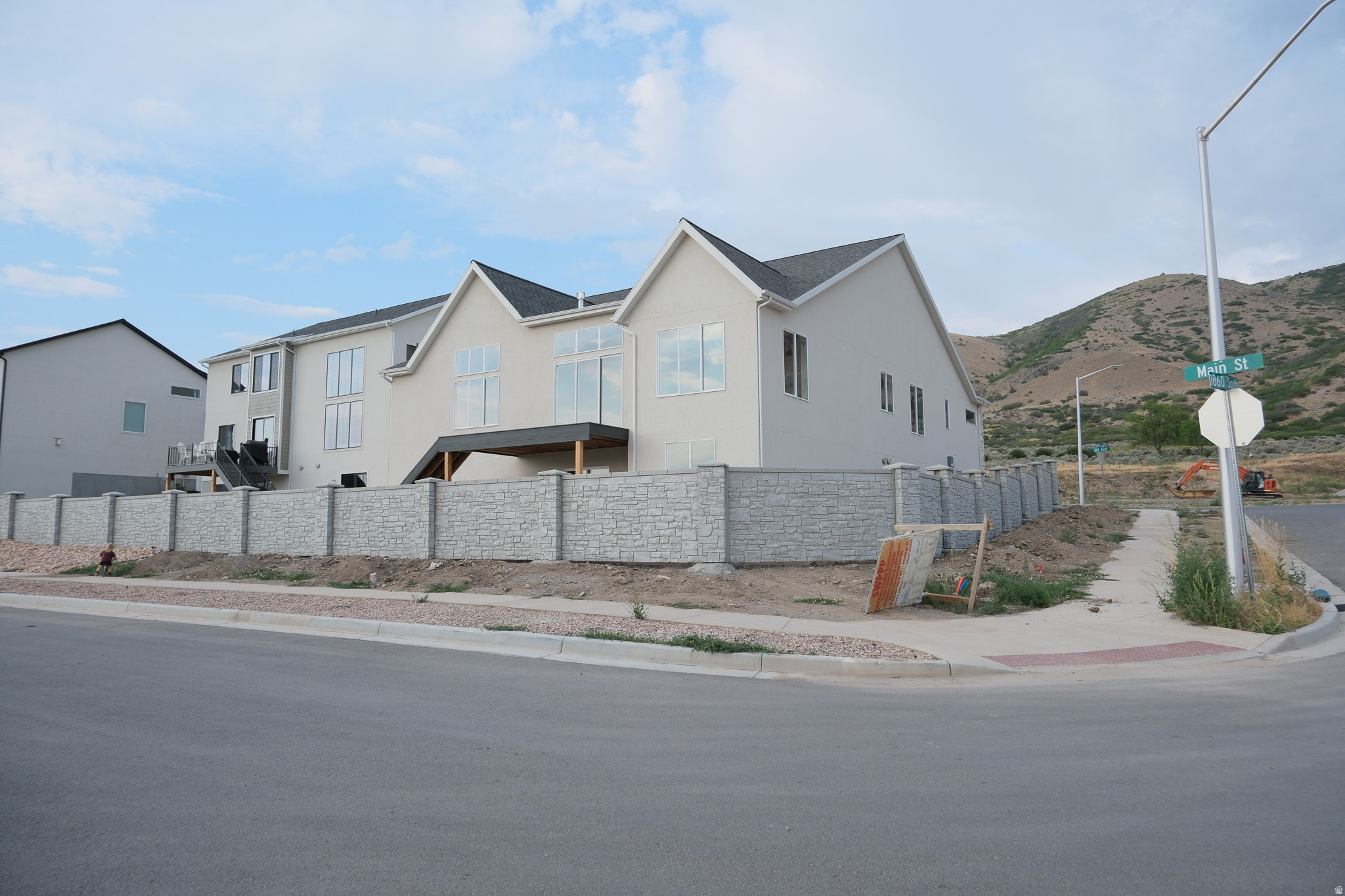 main property photo 22