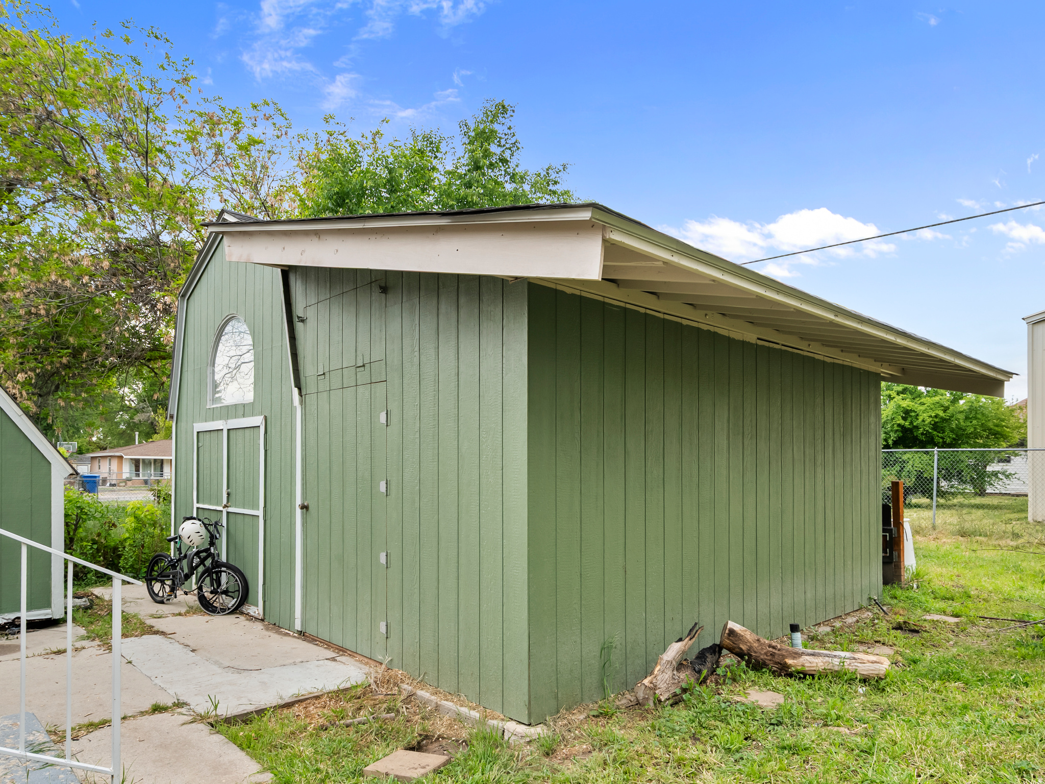 main property photo 23