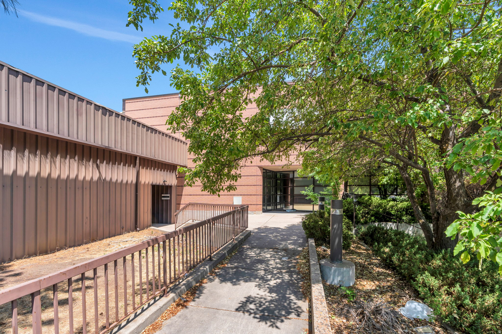main property photo 32