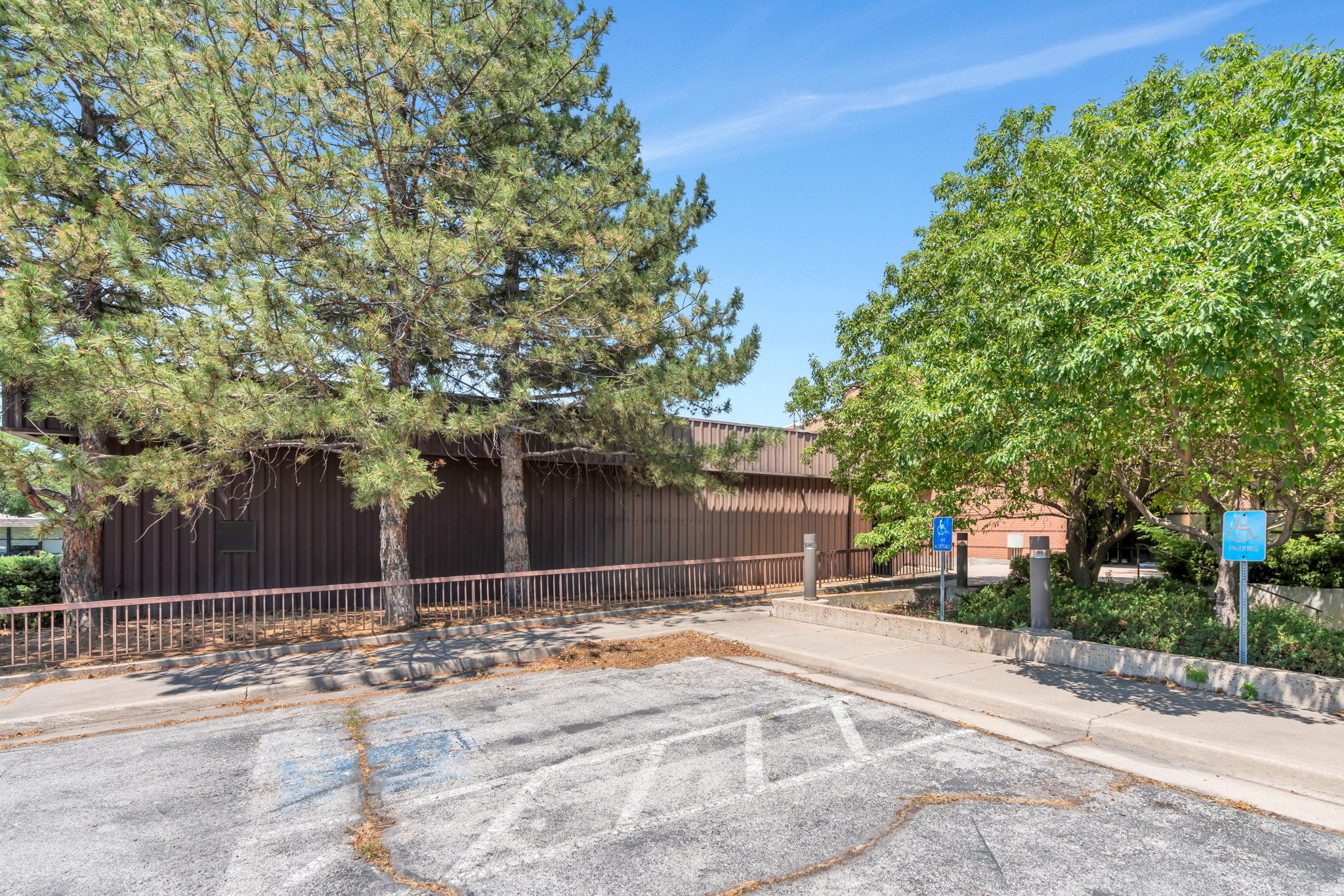 main property photo 33