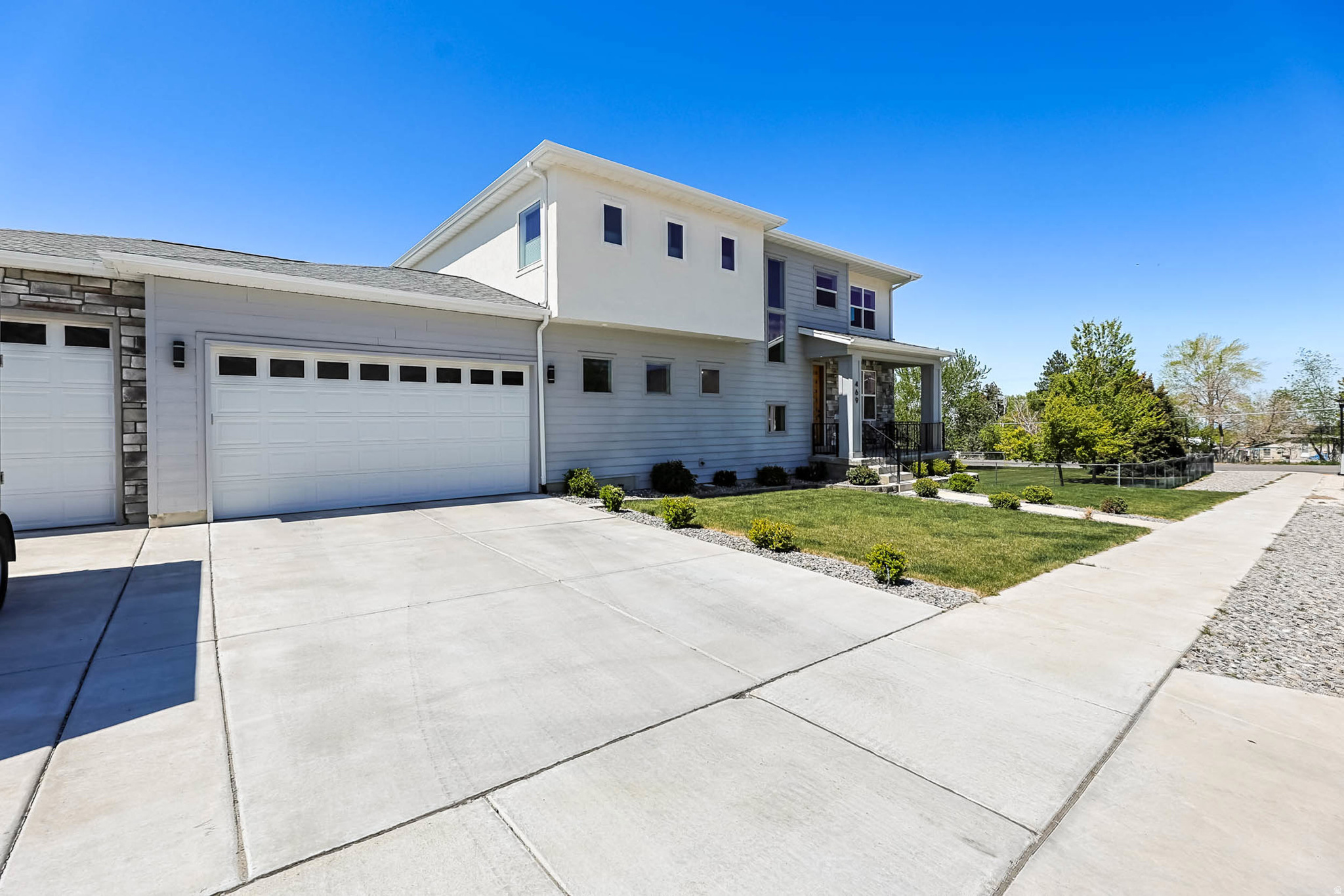 main property photo 51