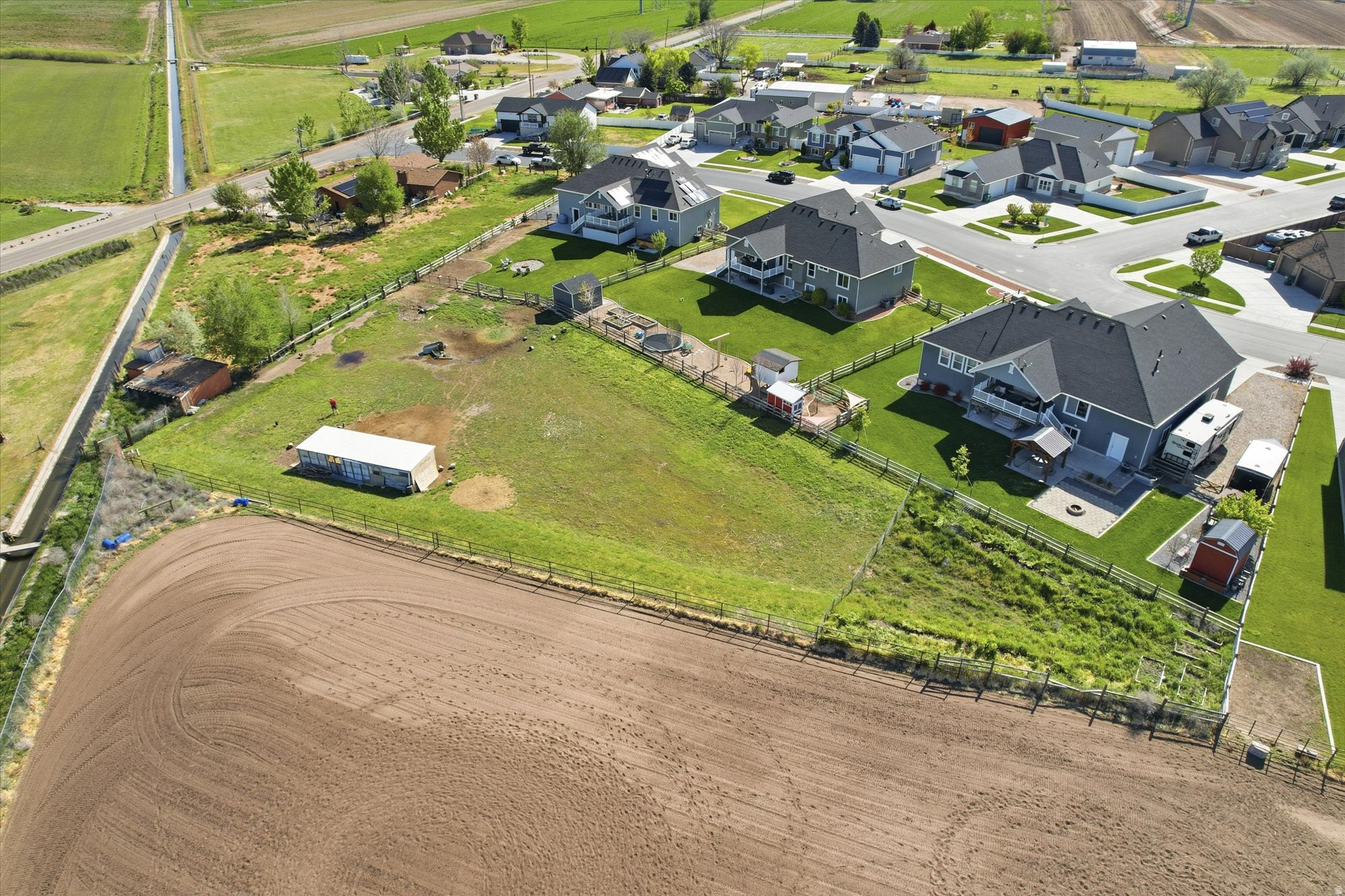 main property photo 45