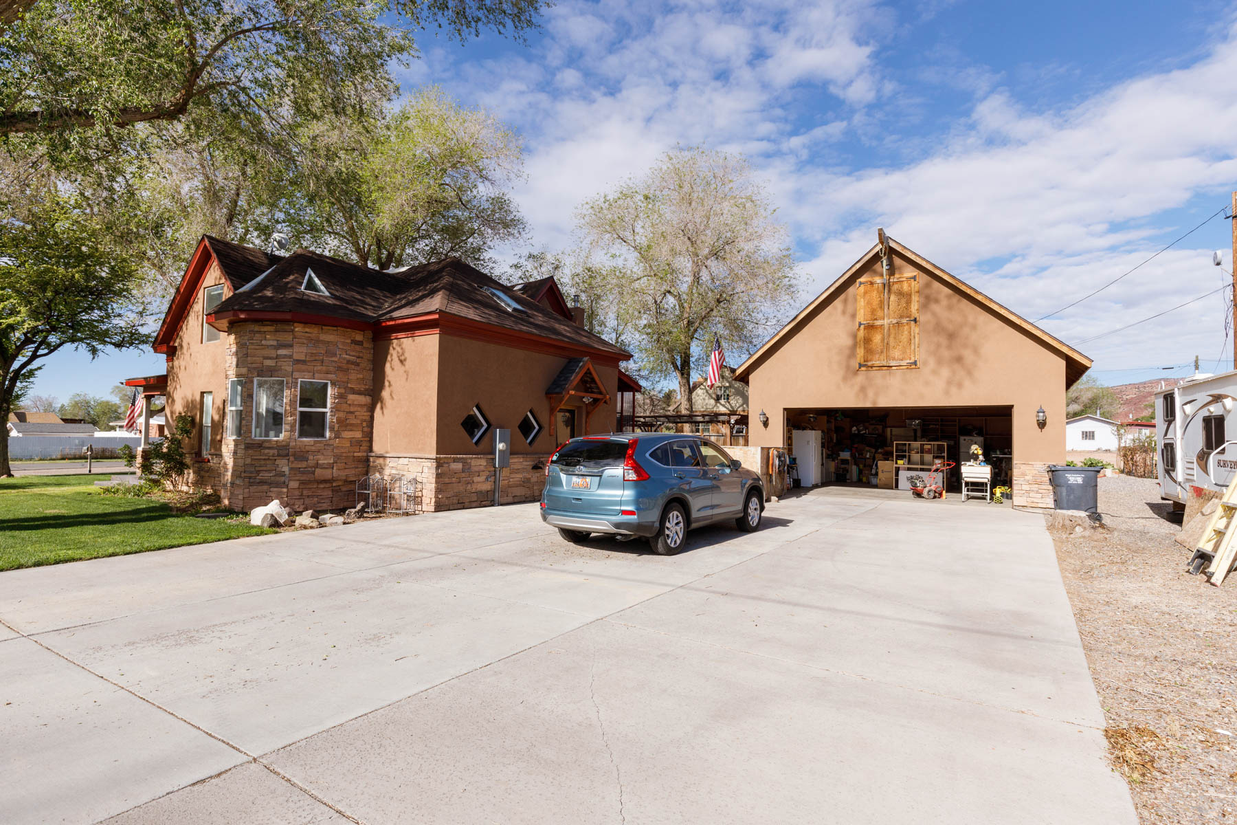 main property photo 45
