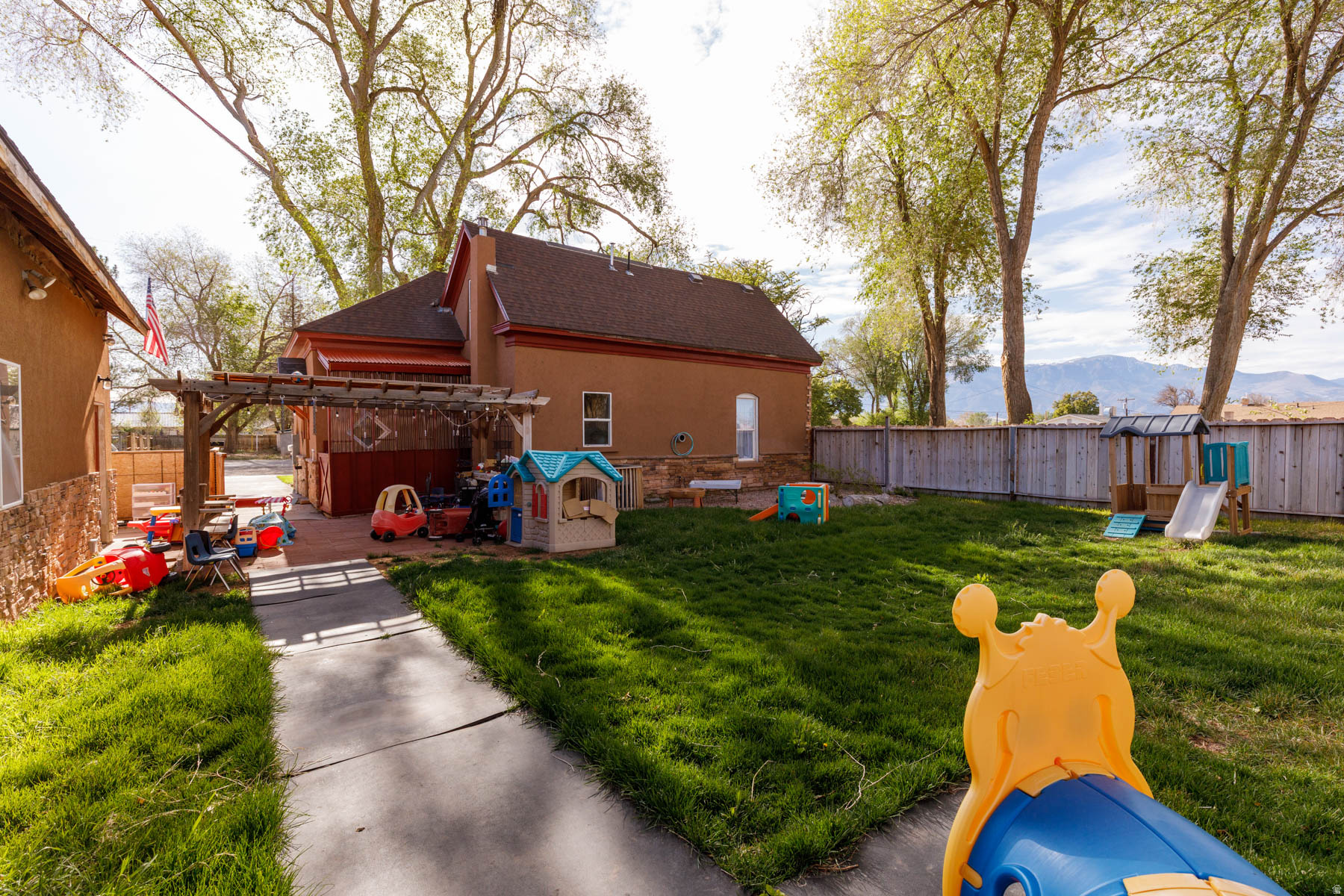 main property photo 50