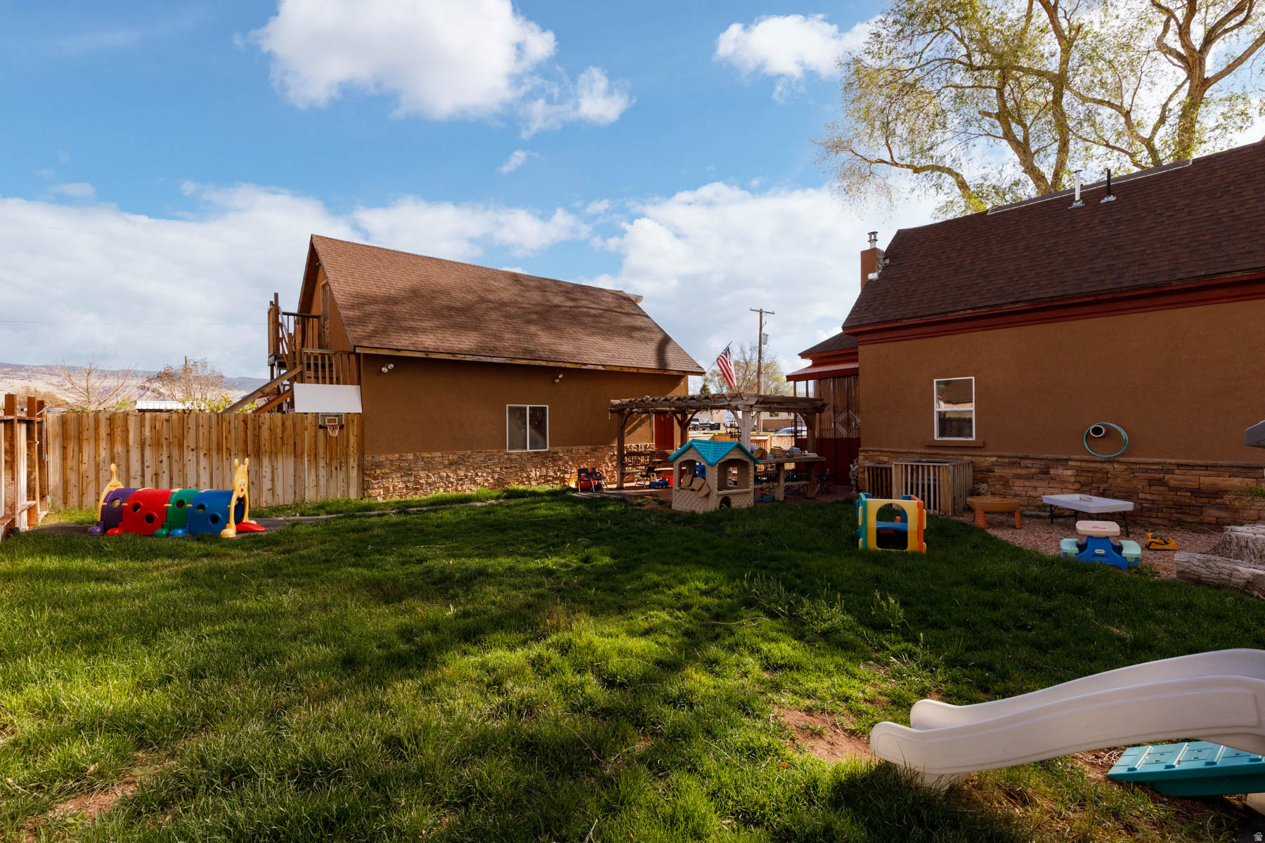 main property photo 51