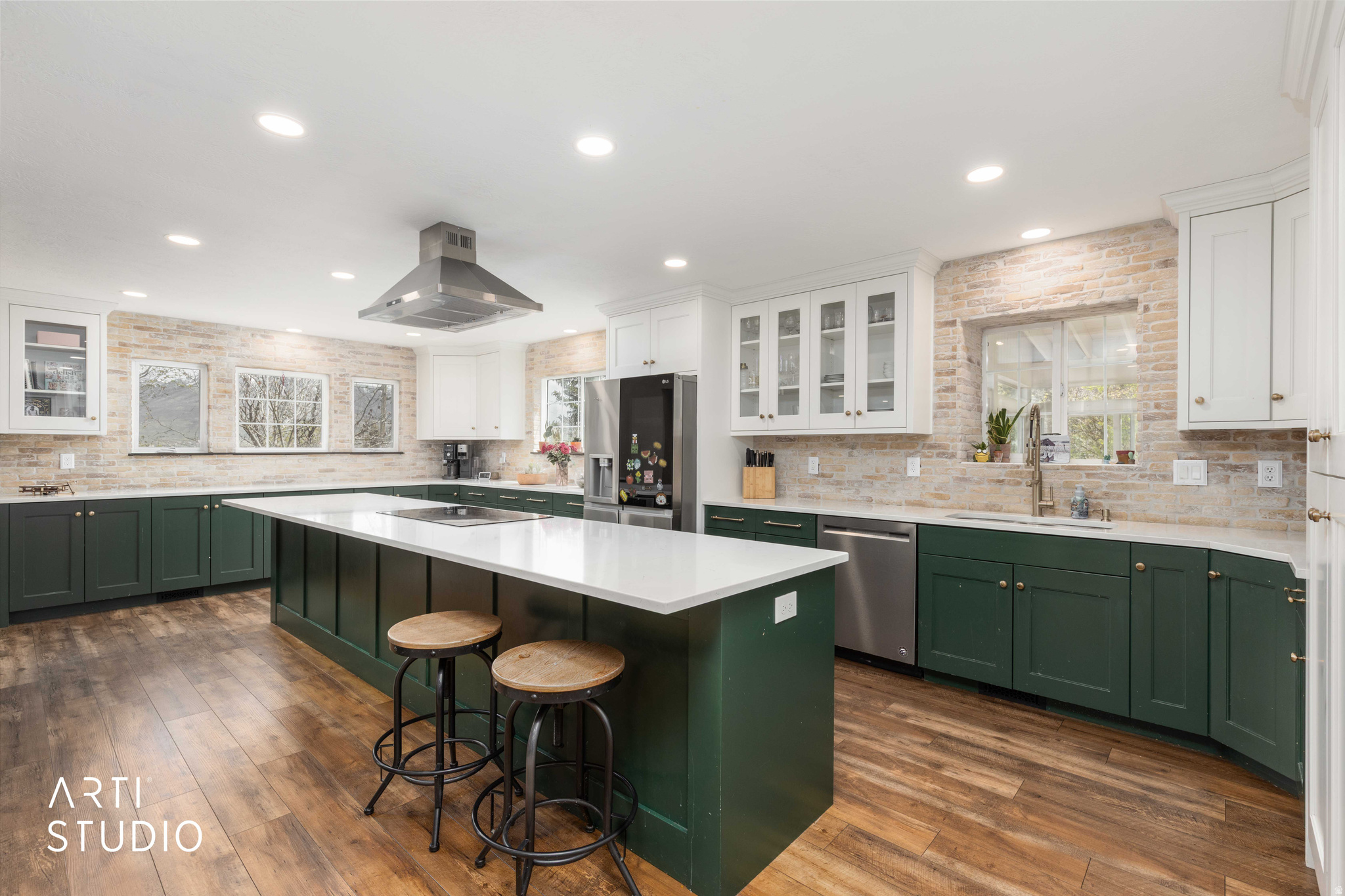 main property photo 11