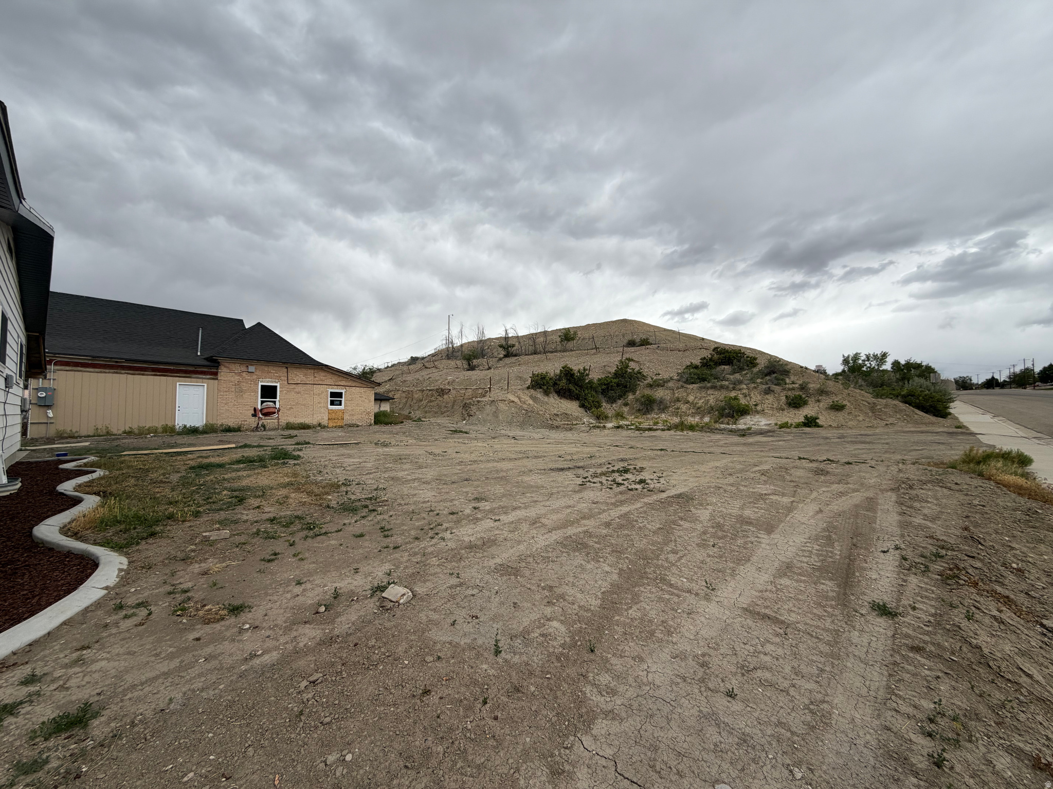 main property photo 44