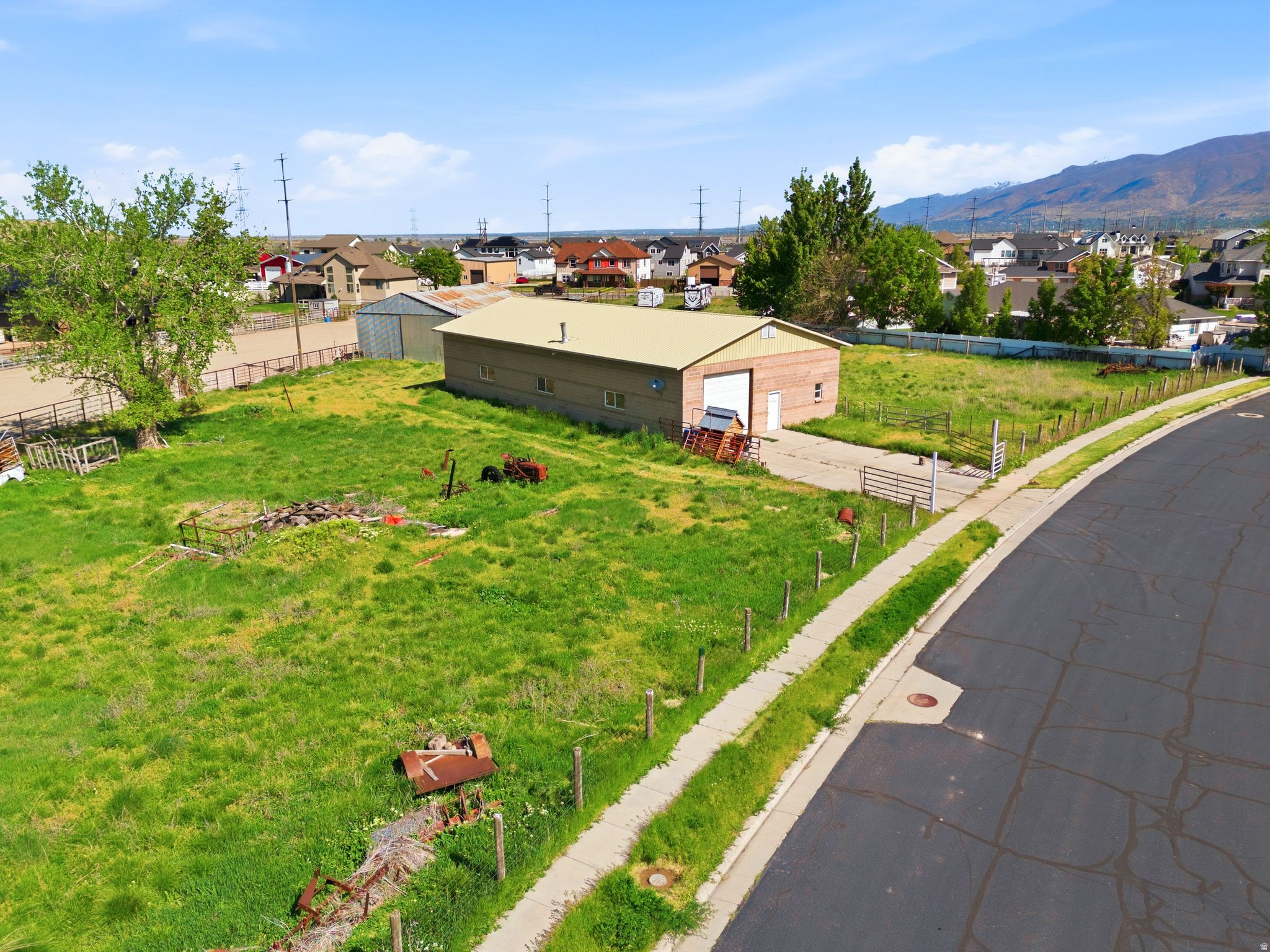main property photo 9