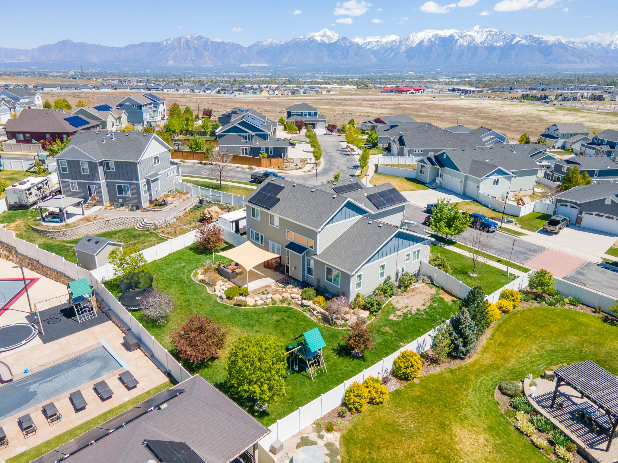 main property photo 37