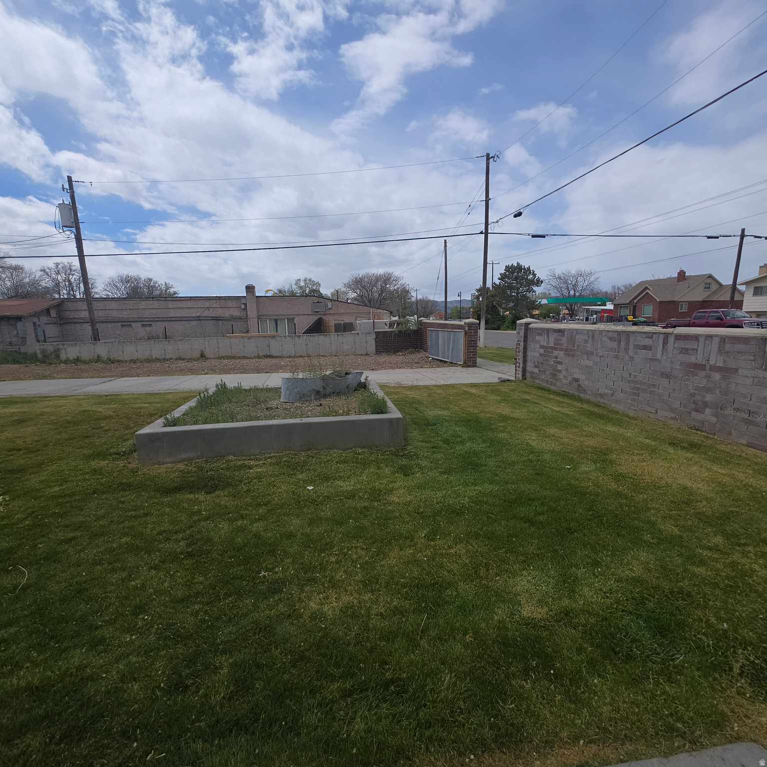 main property photo 11