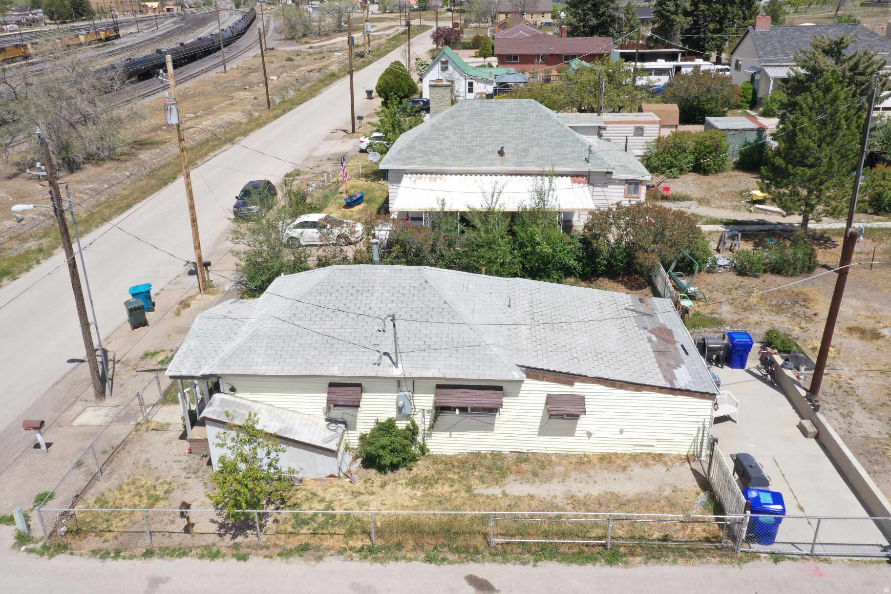 main property photo 13