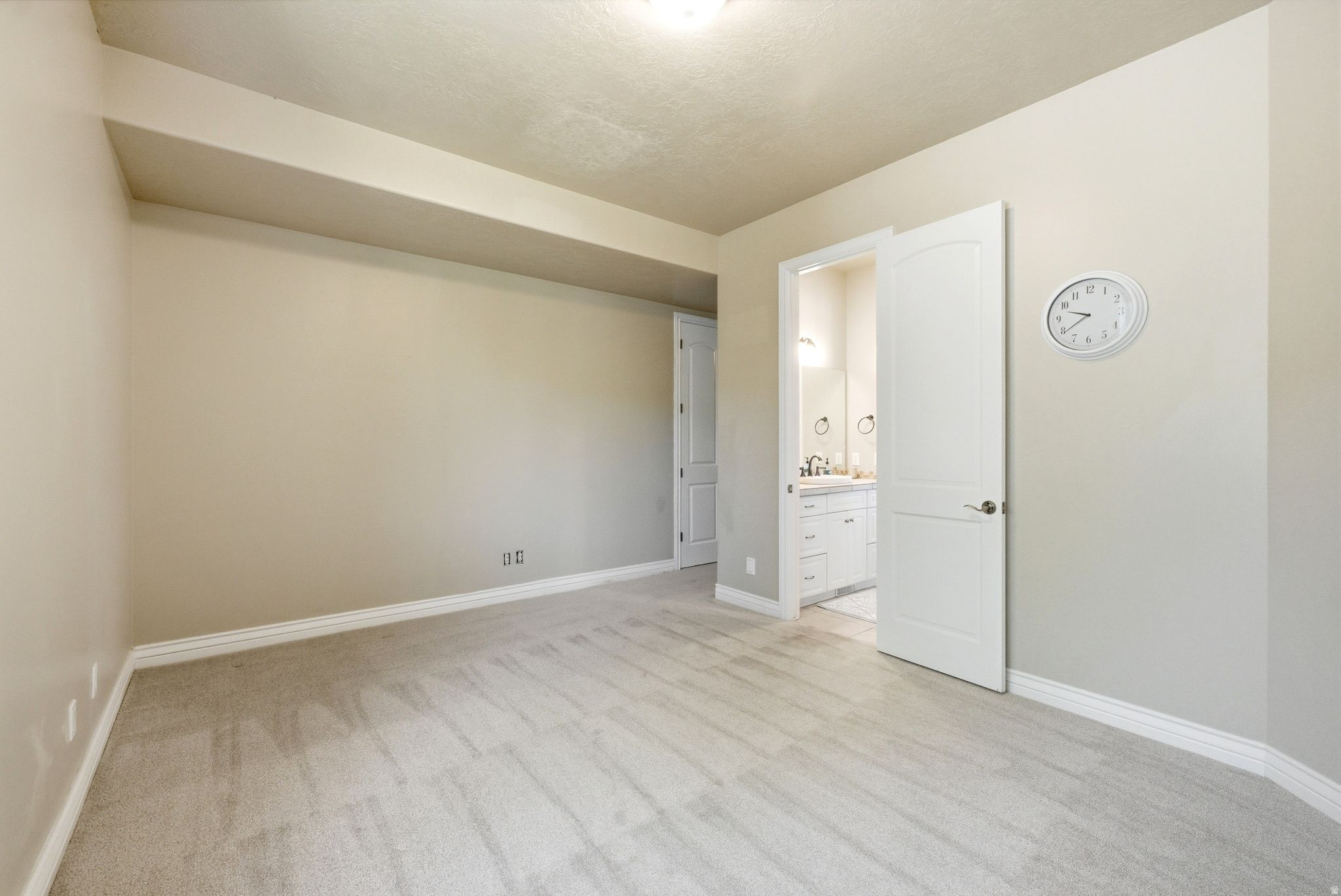 main property photo 81