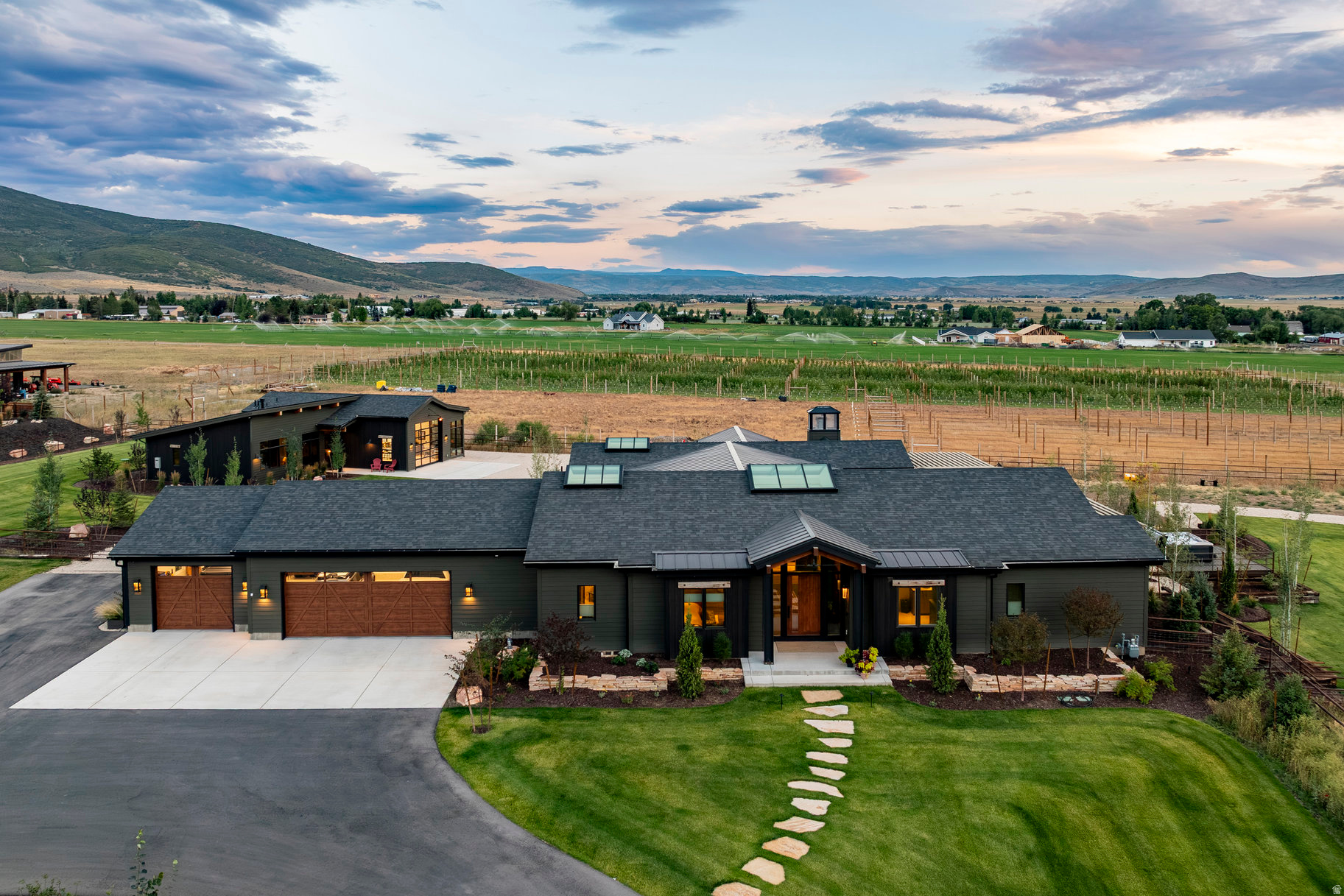 main property photo 50