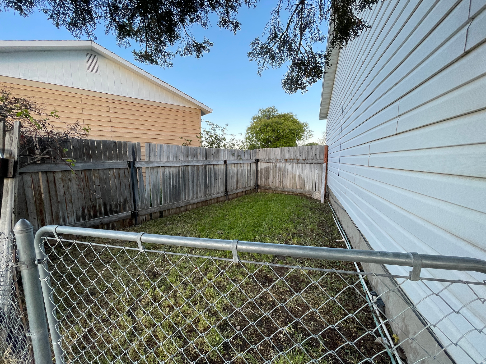 main property photo 39