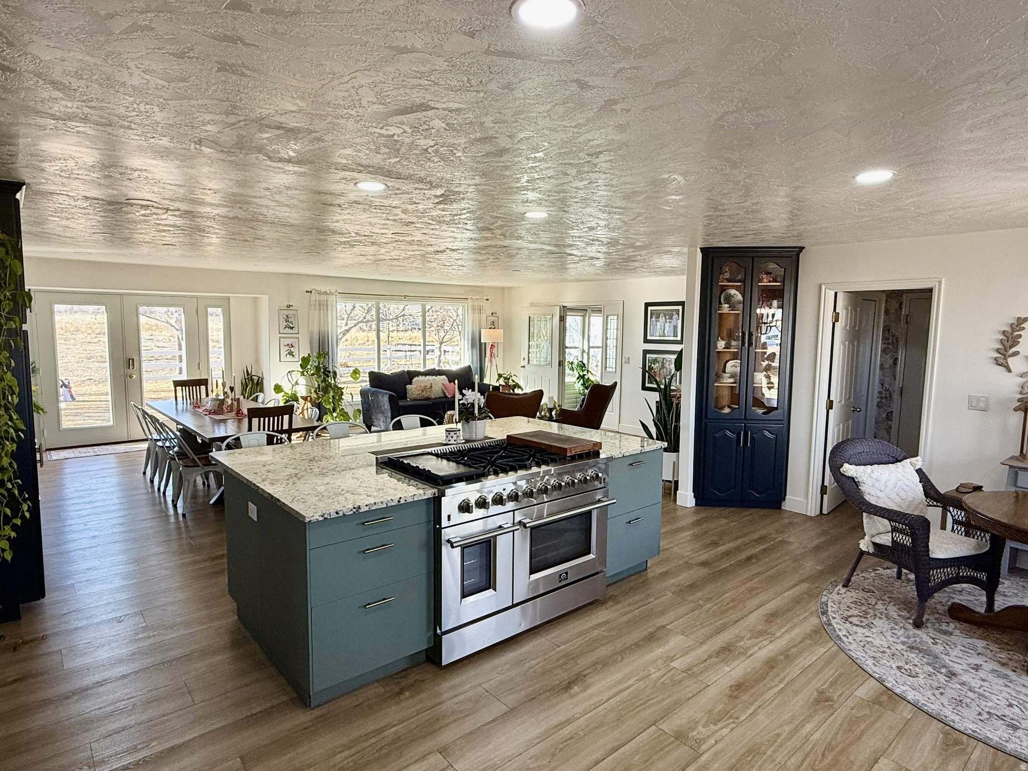 main property photo 13