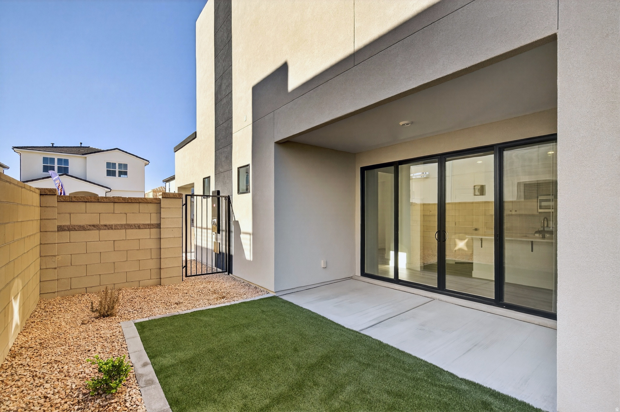 main property photo 20