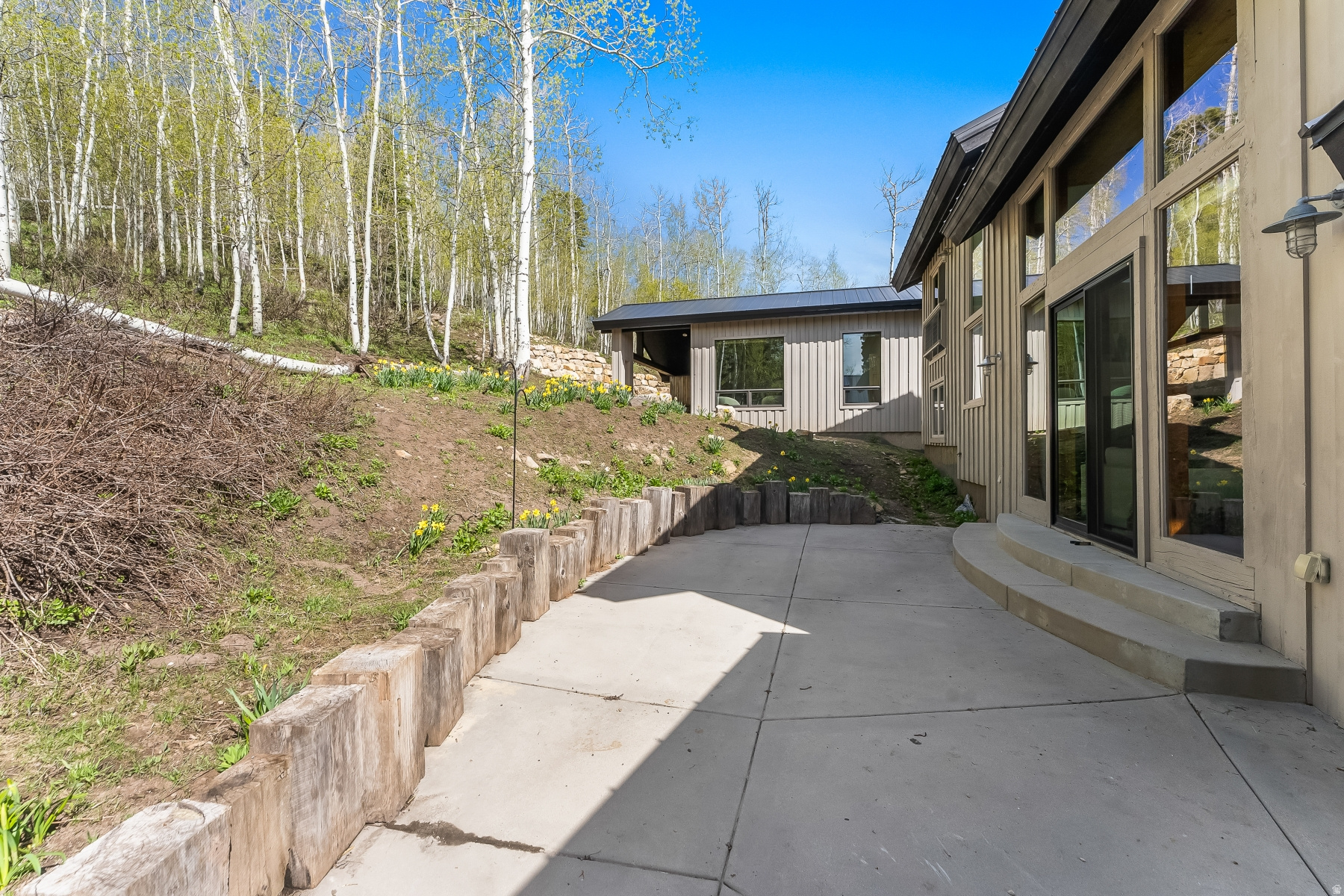 main property photo 47