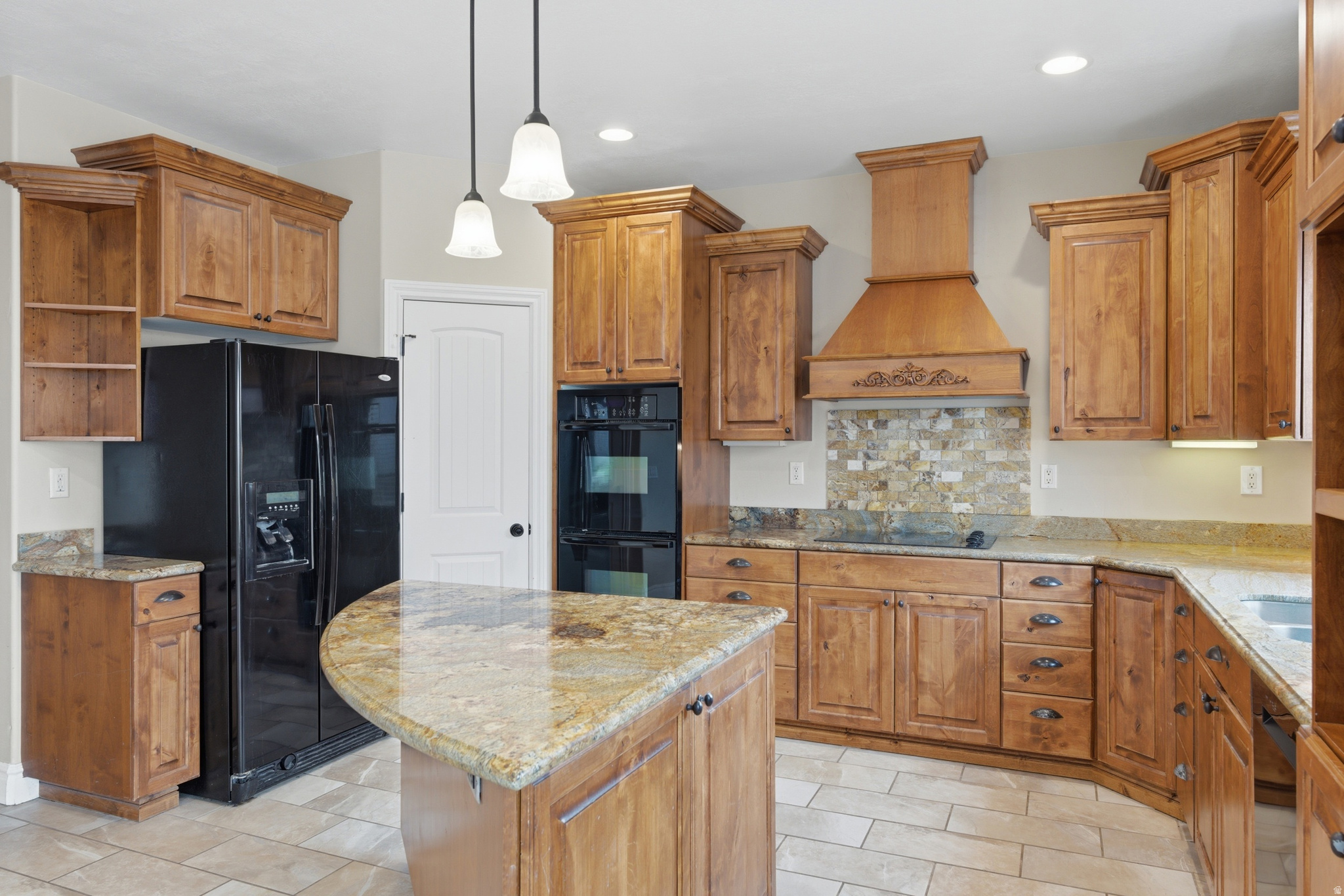 main property photo 15