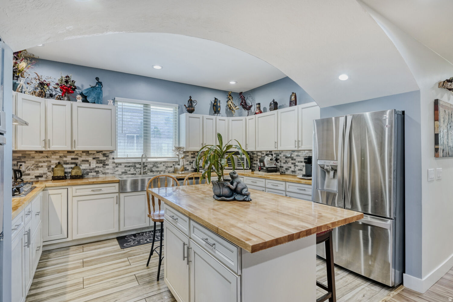 main property photo 15