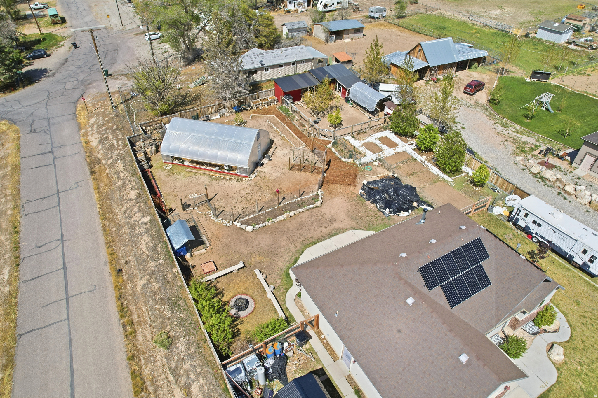 main property photo 33