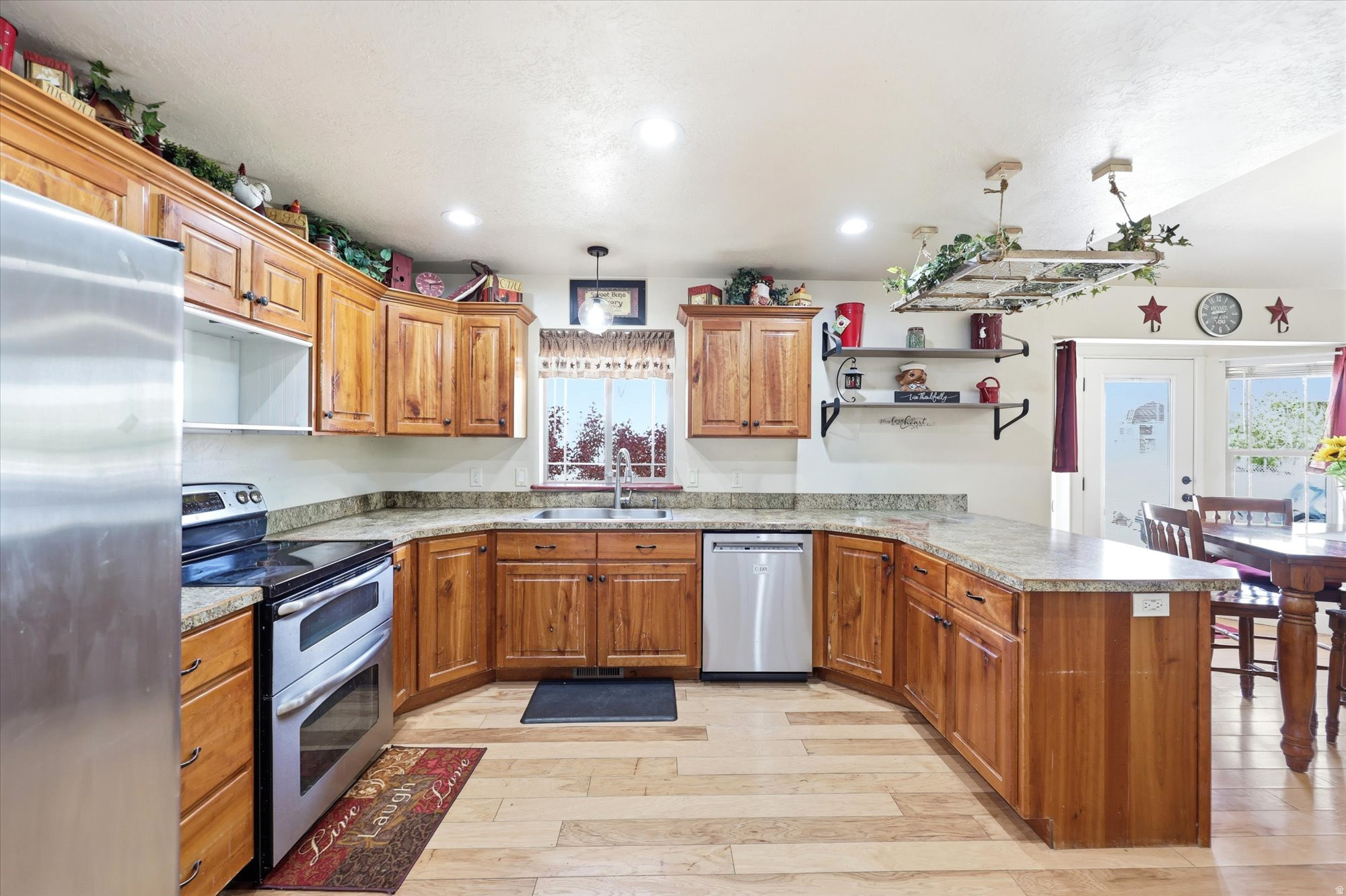 main property photo 7