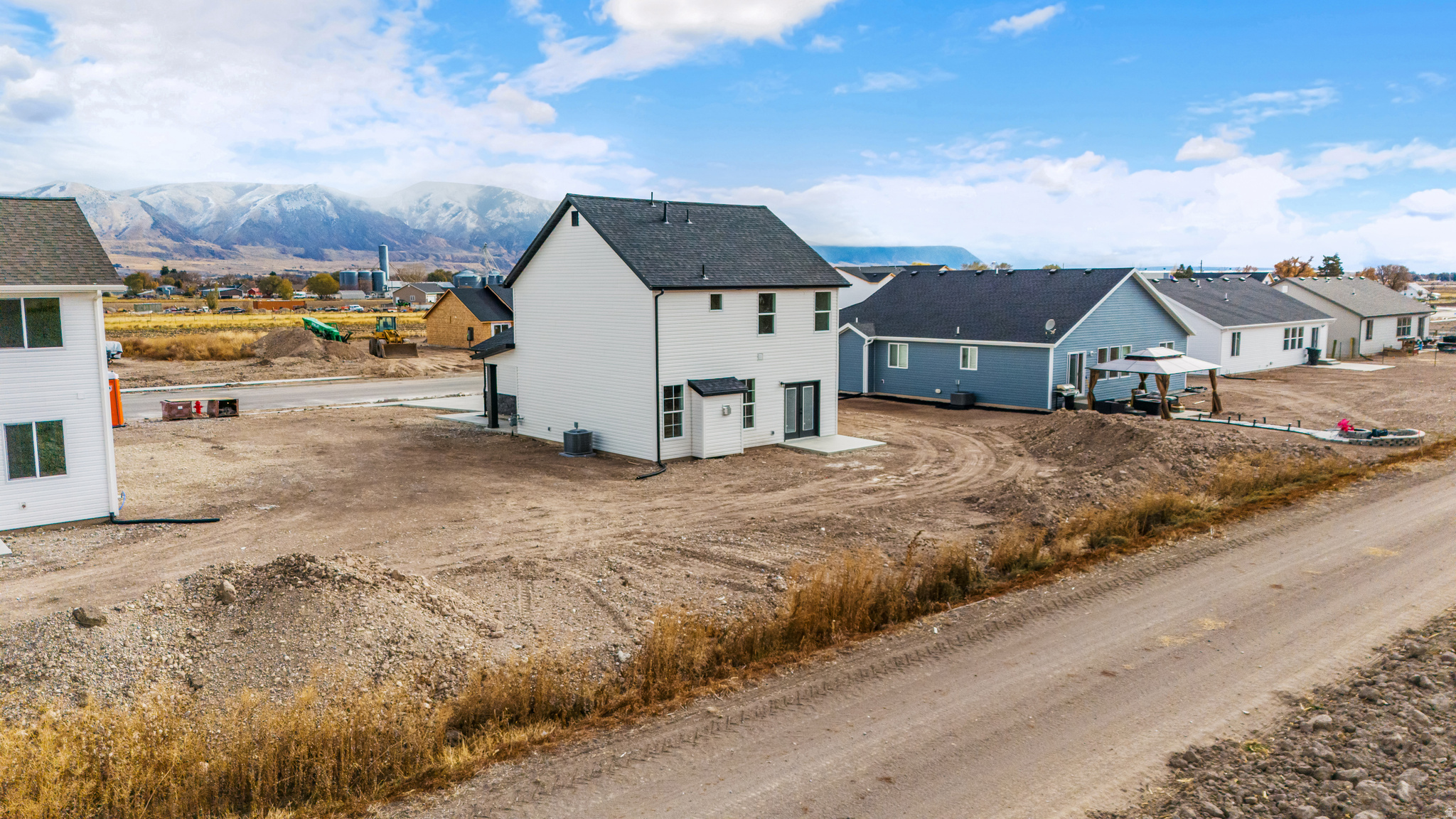 main property photo 31