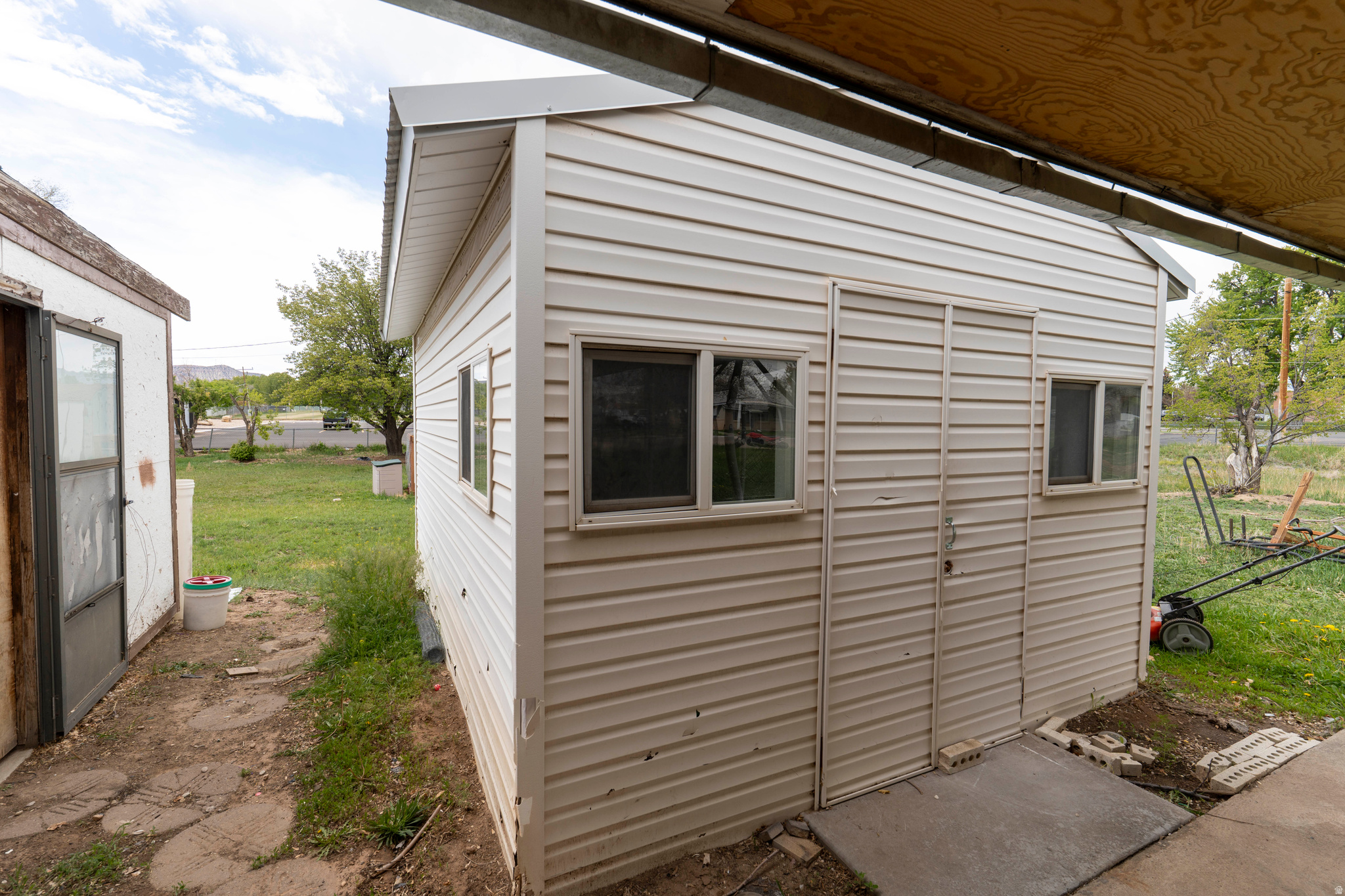main property photo 39