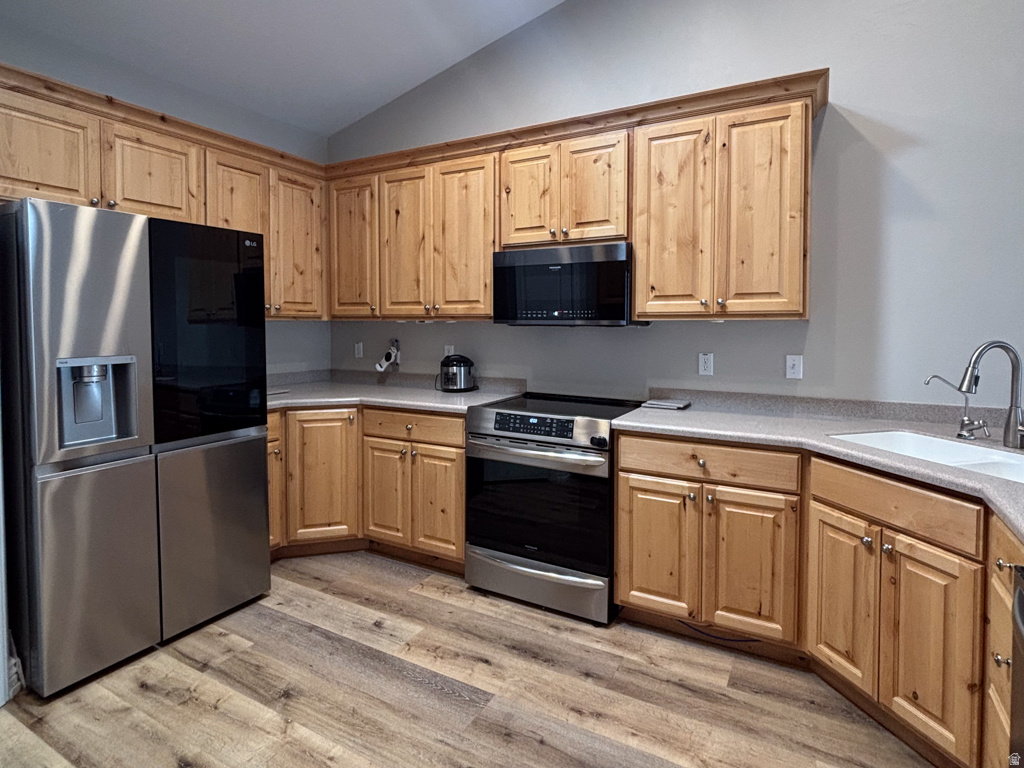main property photo 8
