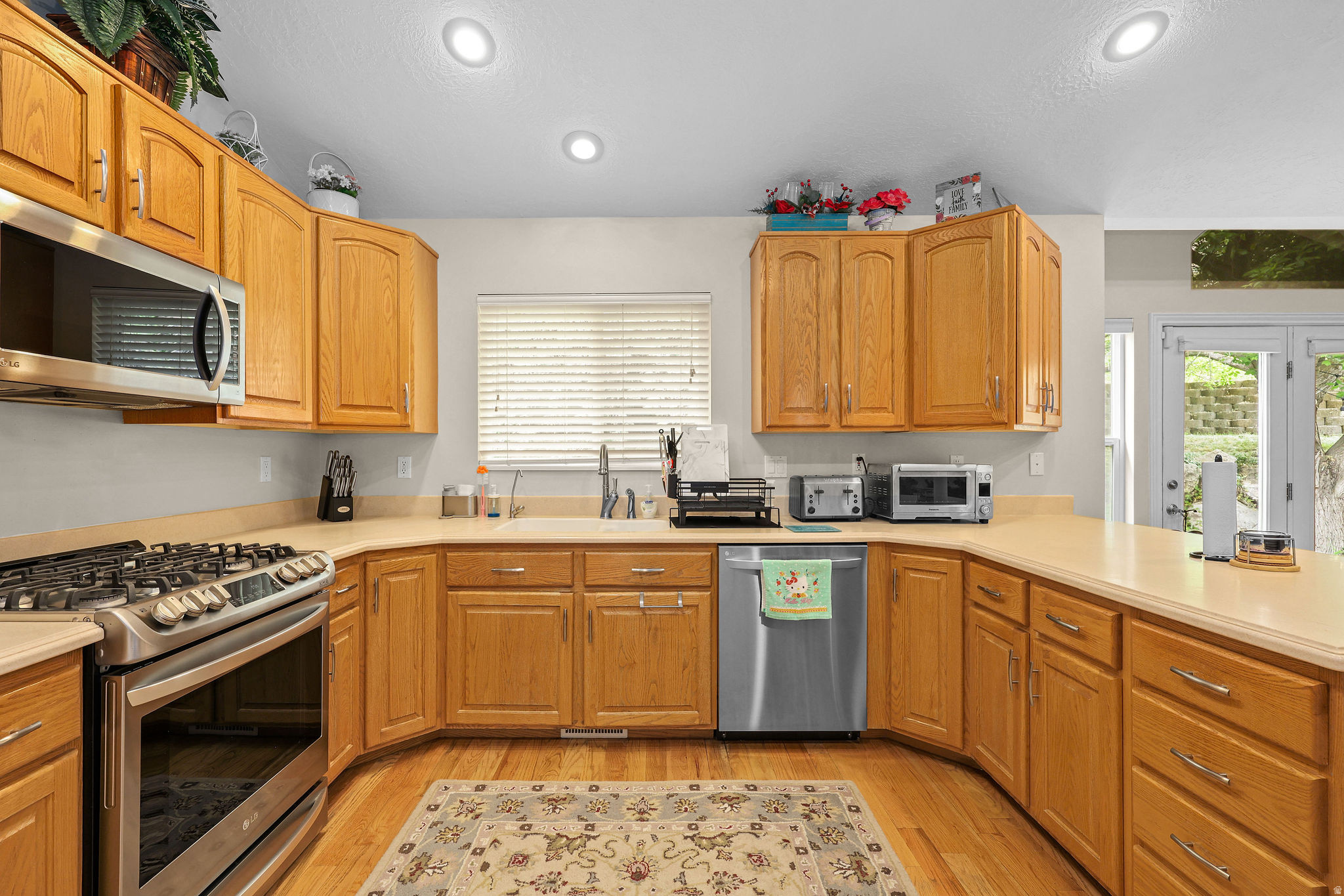 main property photo 7