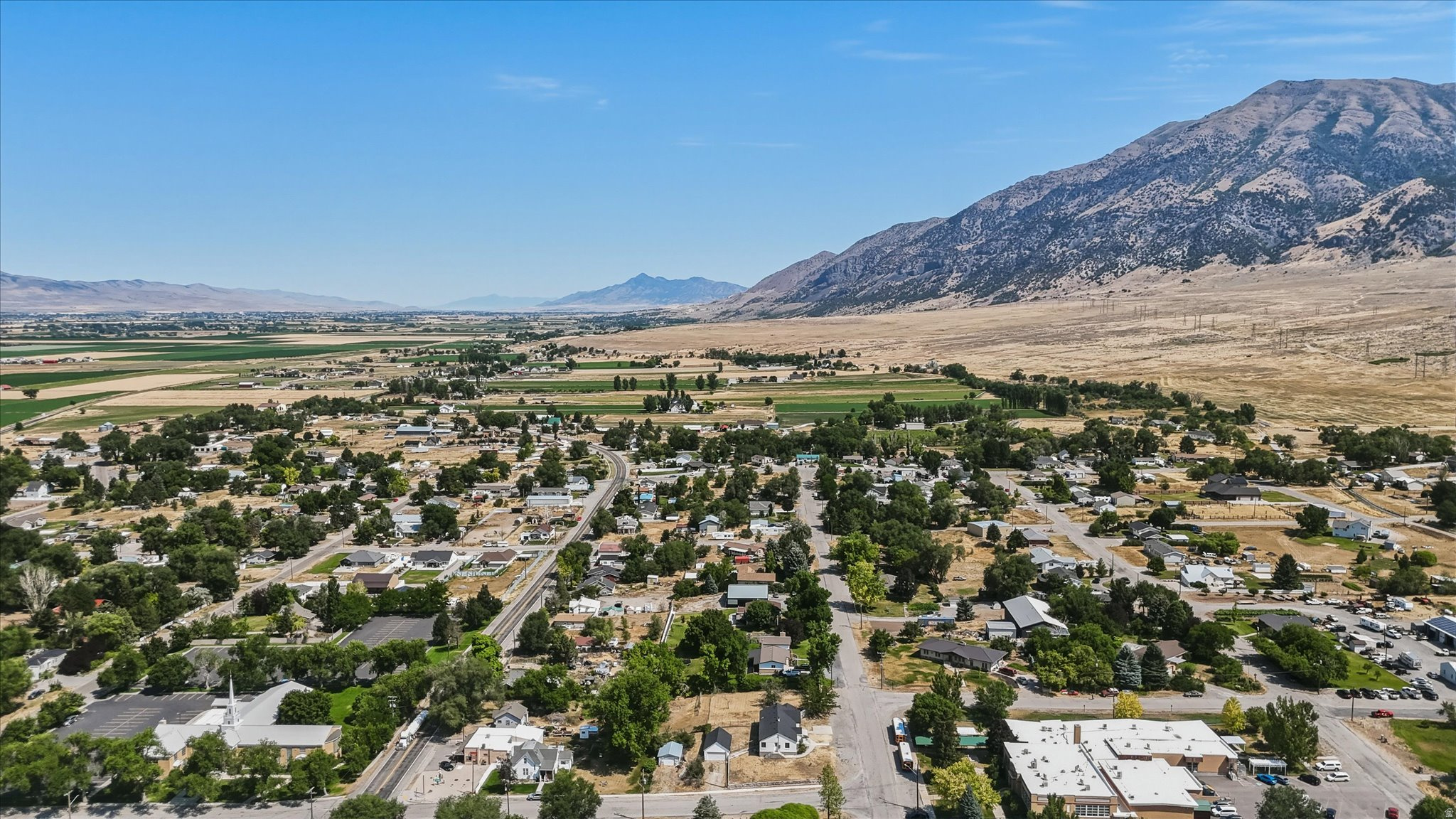 main property photo 28