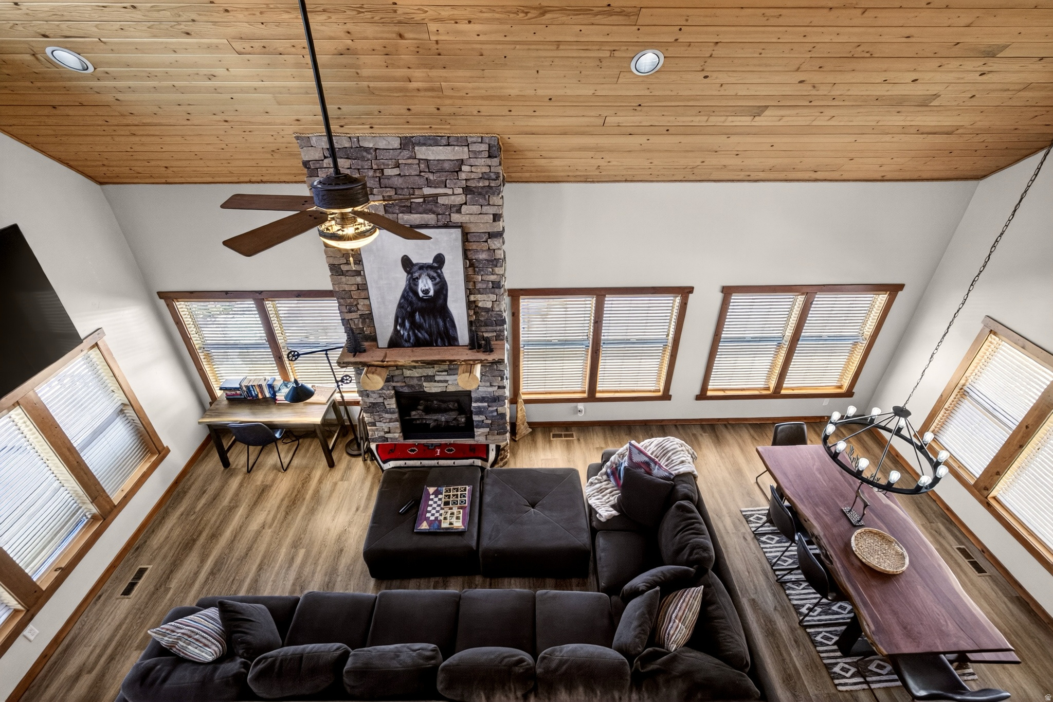 main property photo 50