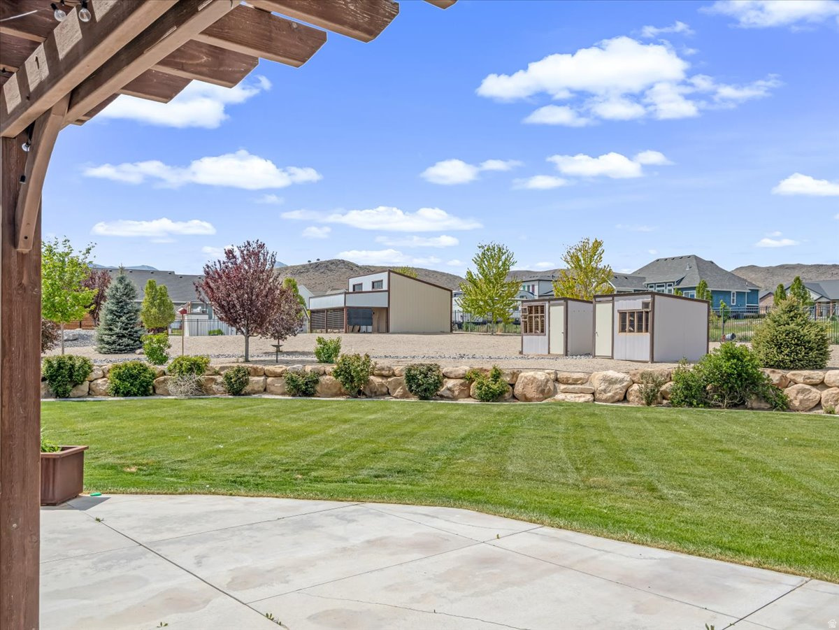 main property photo 75