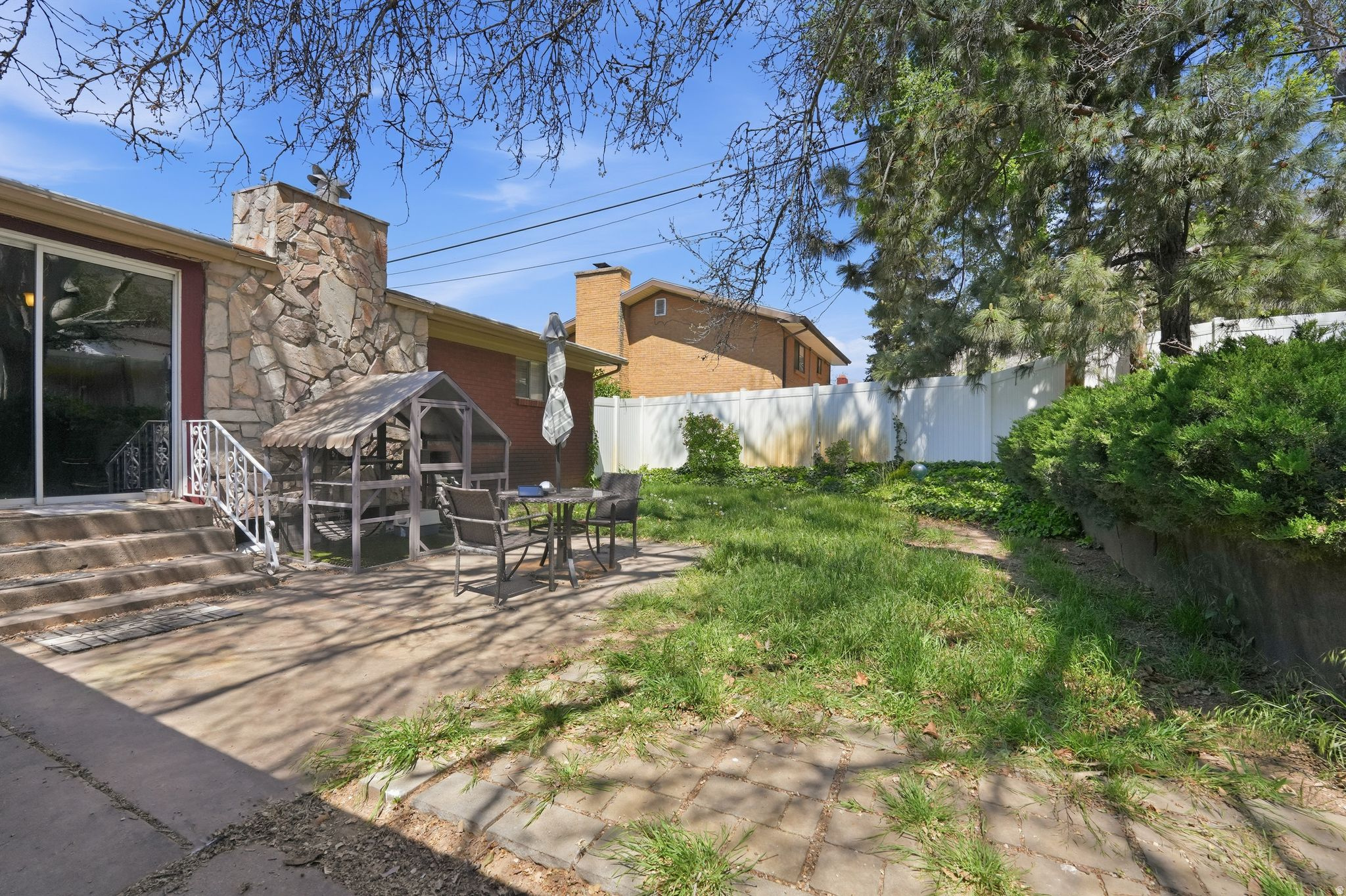 main property photo 27