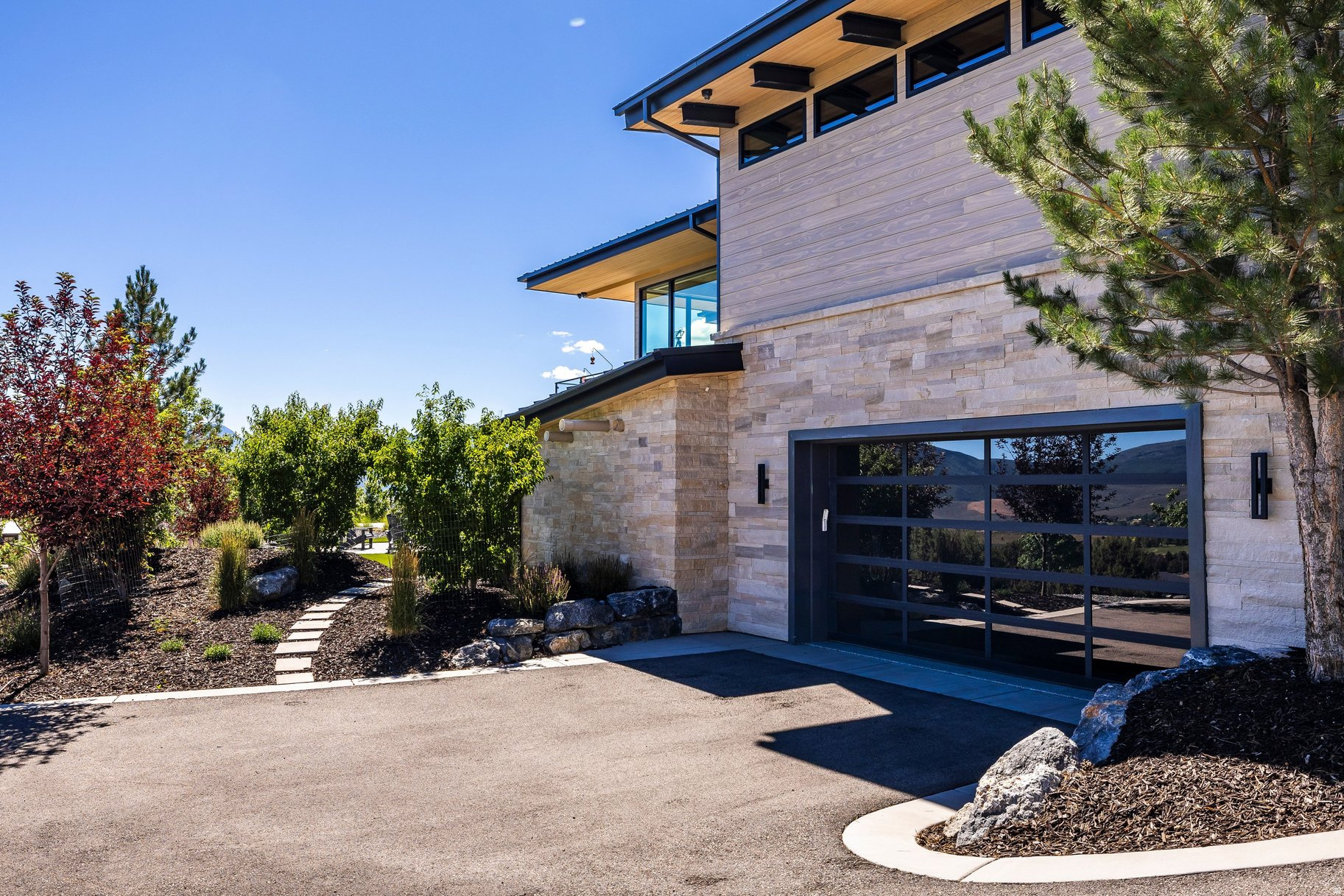 main property photo 75