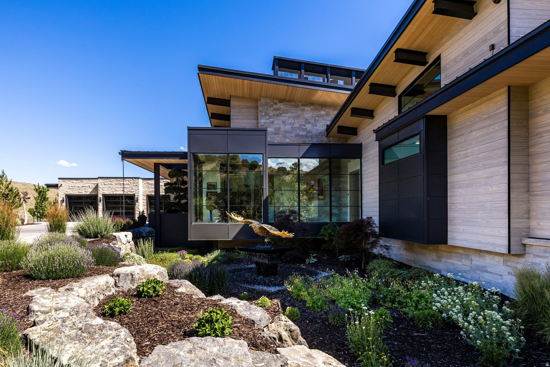 main property photo 78