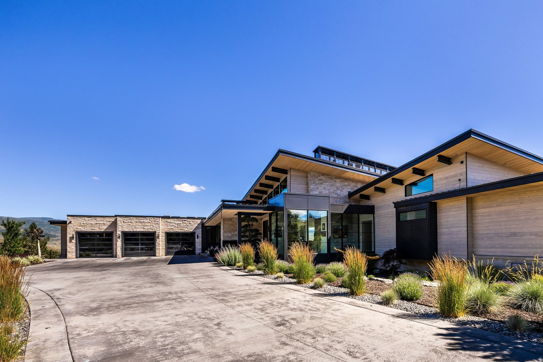 main property photo 79