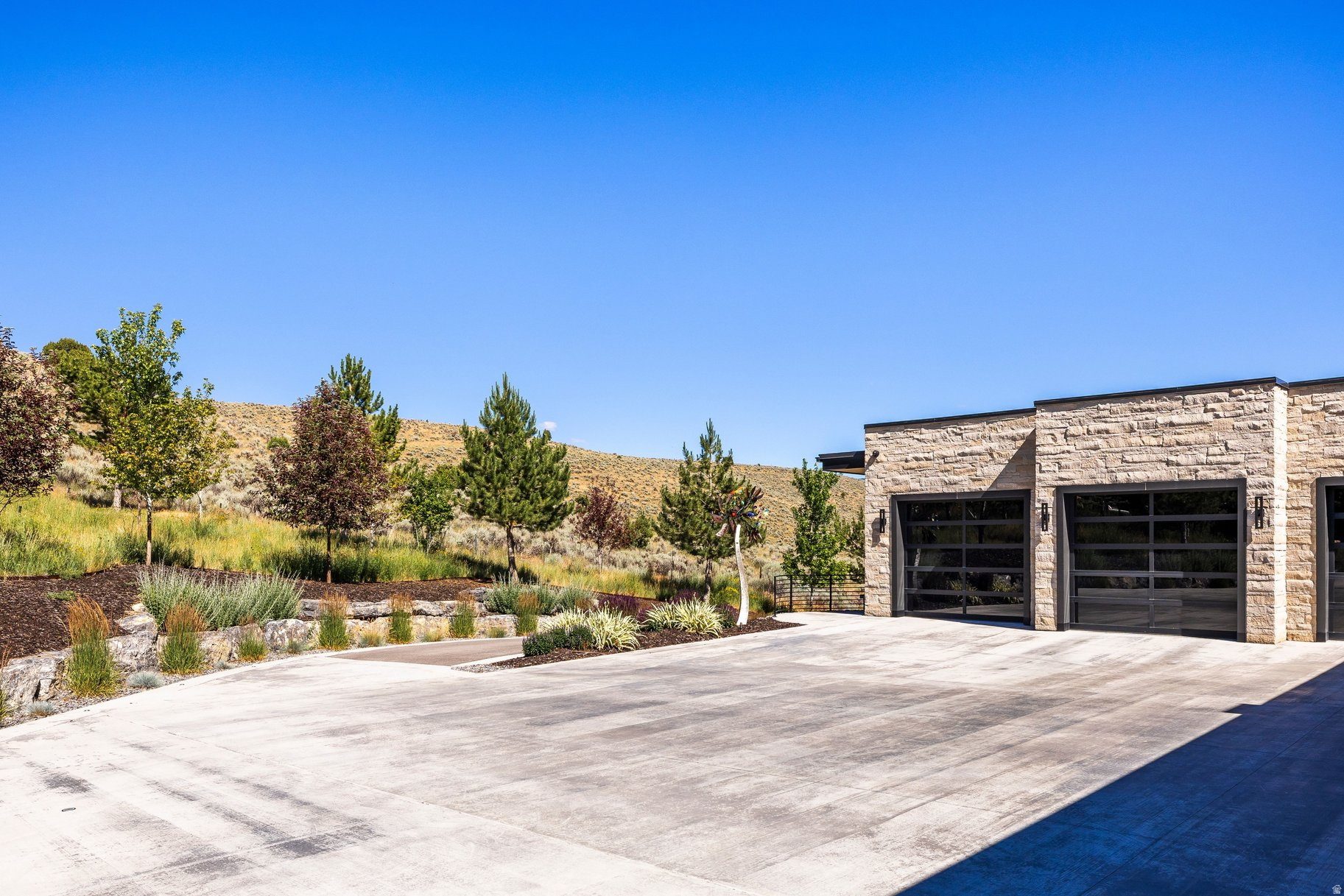main property photo 86